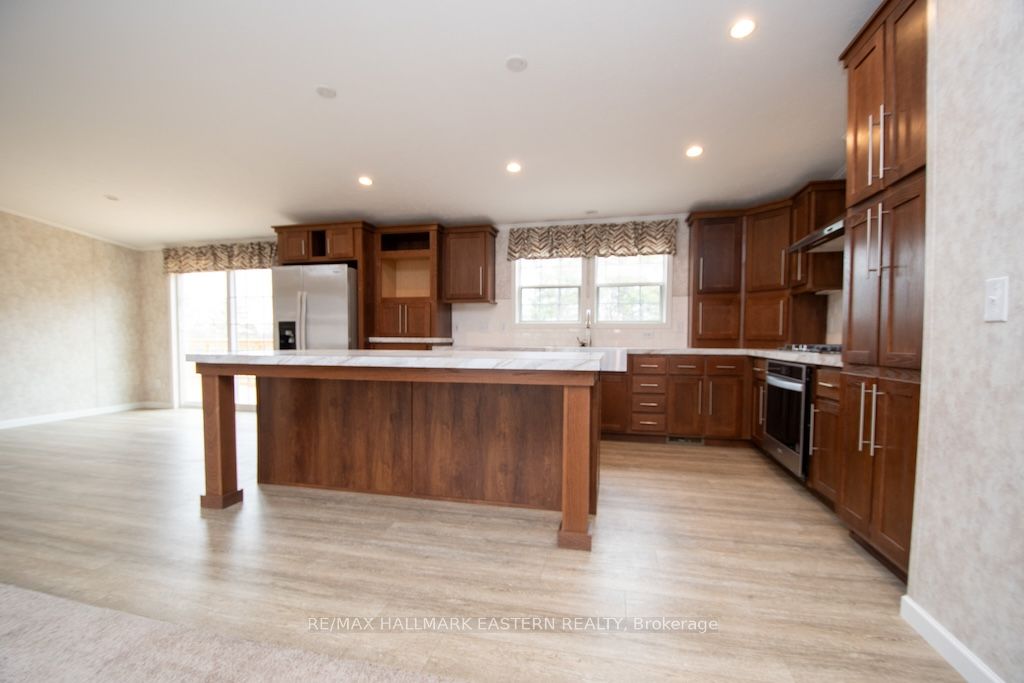 1862 Lakehurst Road Property Photo 9