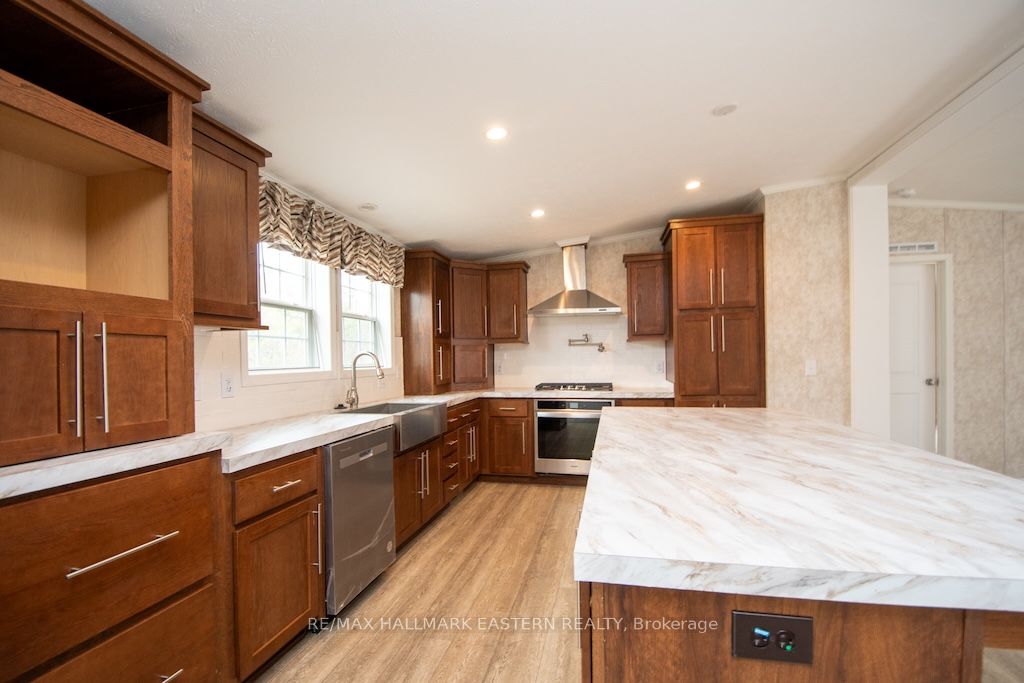 1862 Lakehurst Road Property Photo 10