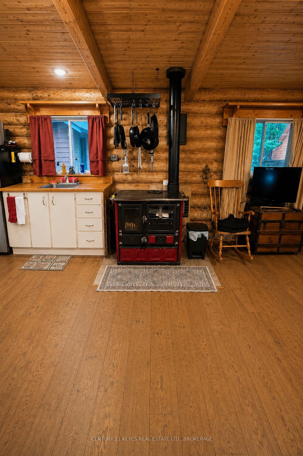 1010 Lakefront Circle Property Photo 5