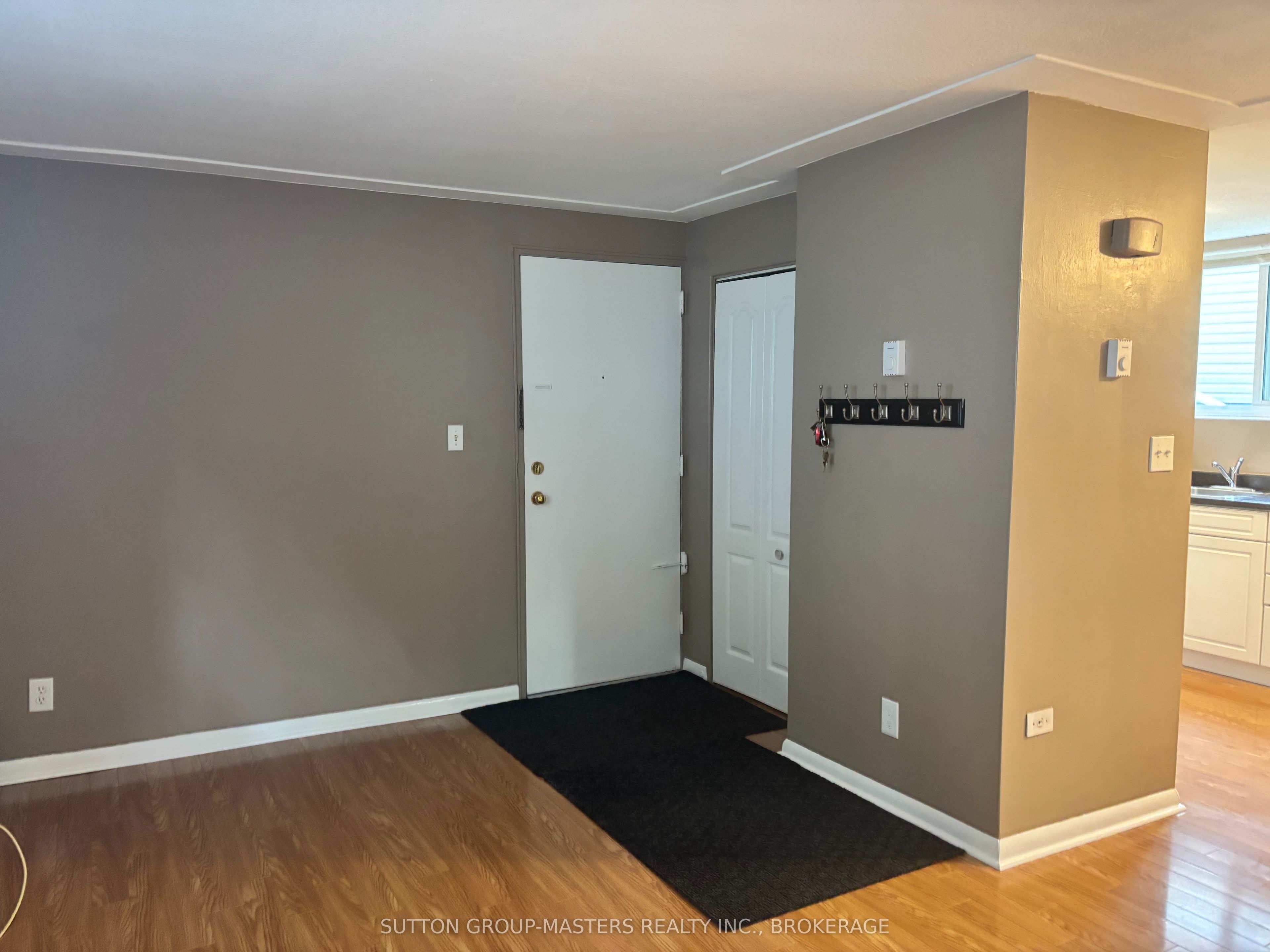 476 Albert Street Property Photo 7