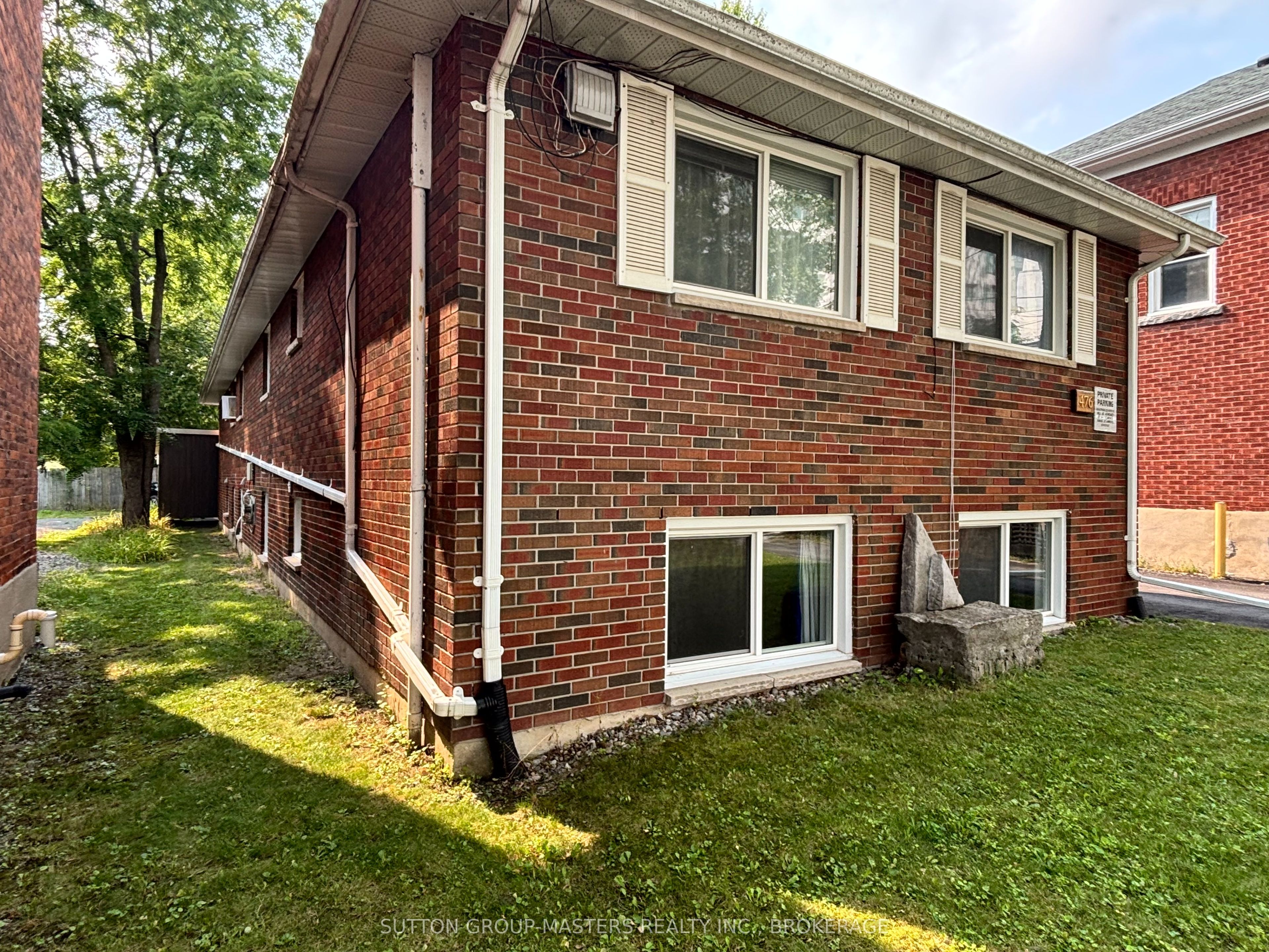 476 Albert Street Property Photo 9