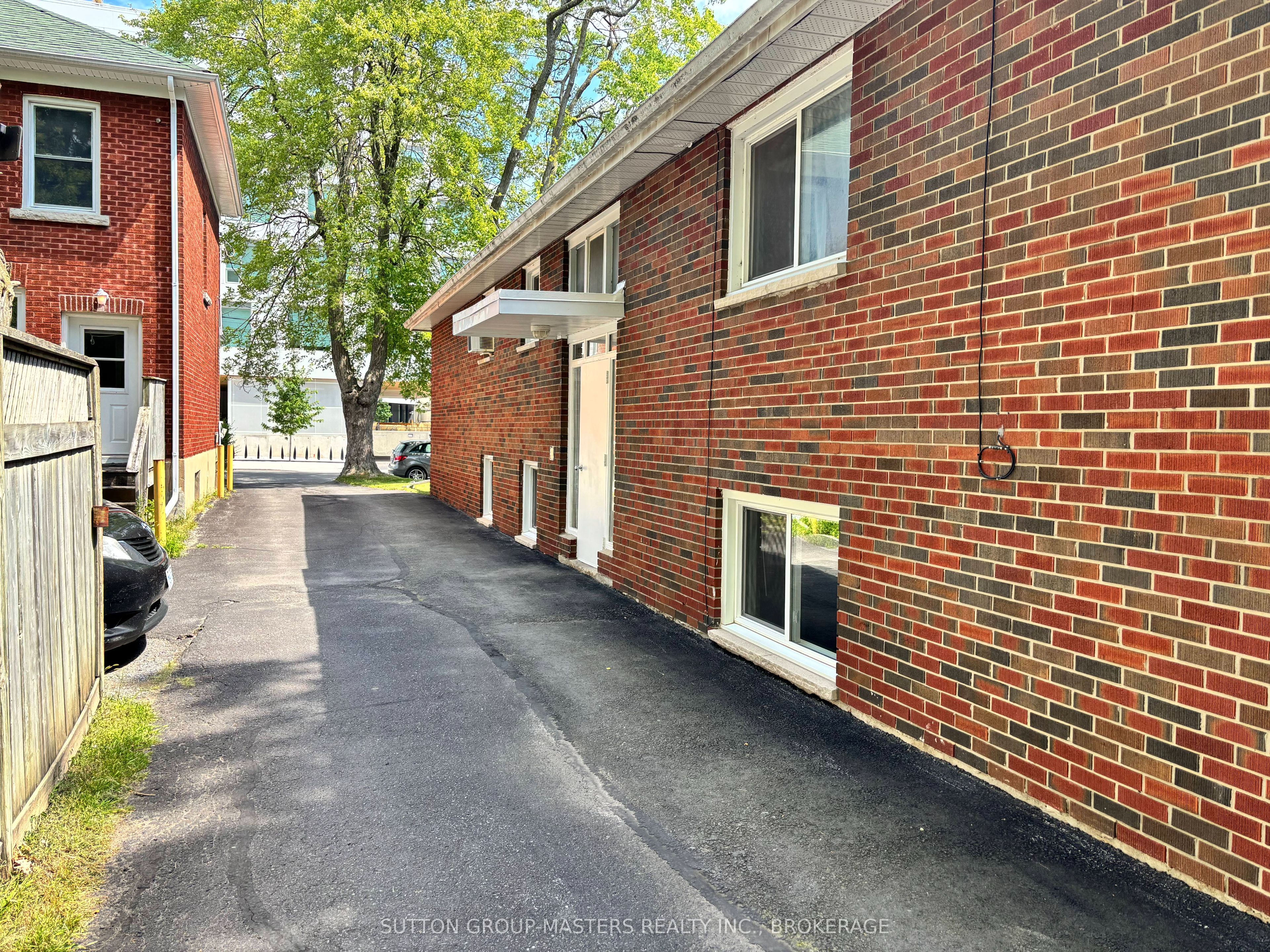 476 Albert Street Property Photo 20