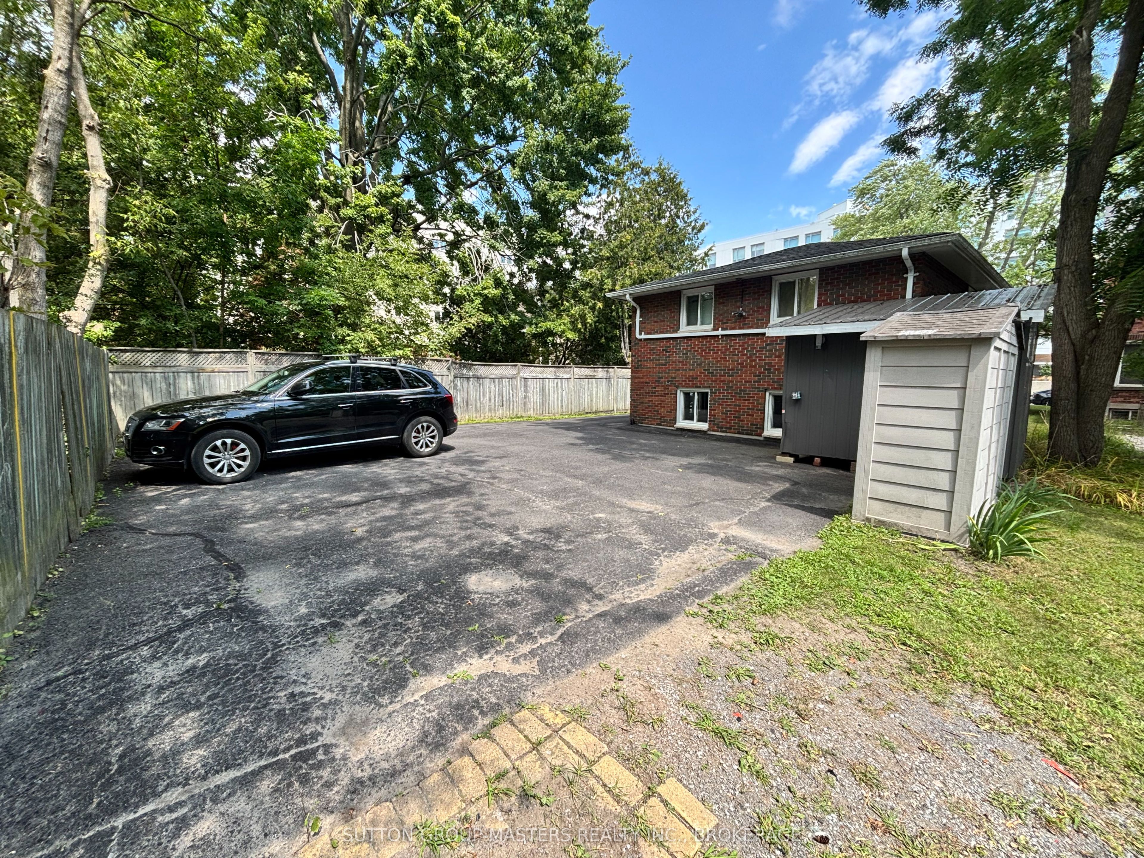 476 Albert Street Property Photo 22