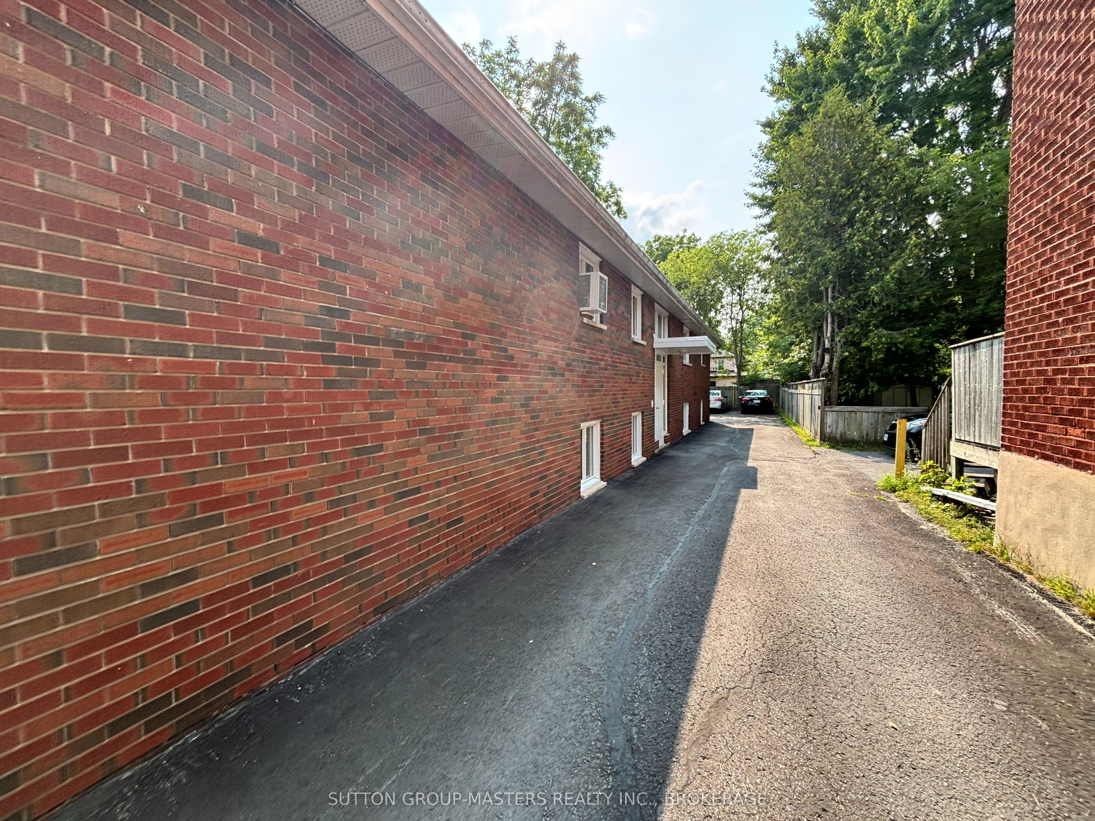 476 Albert Street Property Photo 32