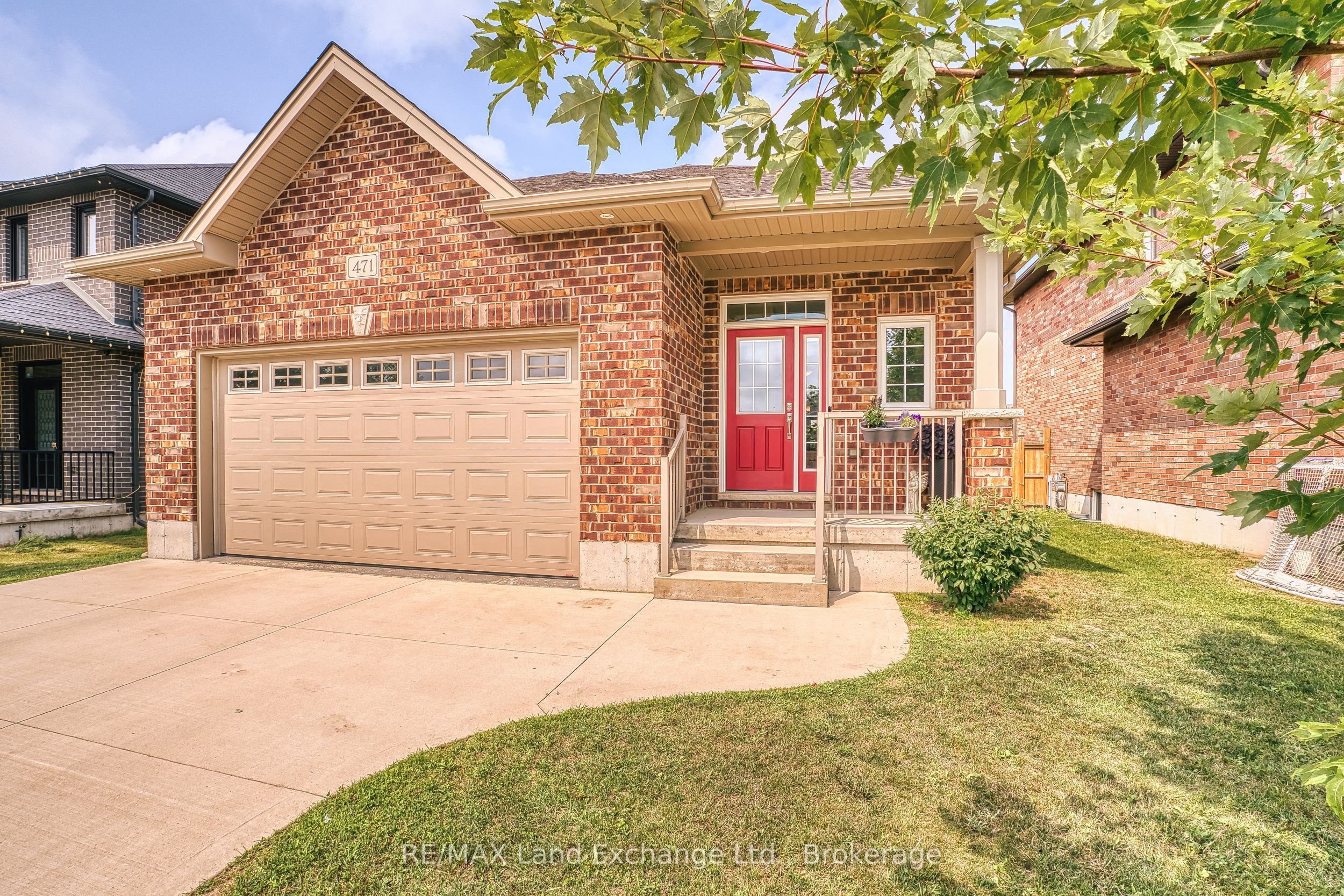 471 Devonshire Road Property Photo 2