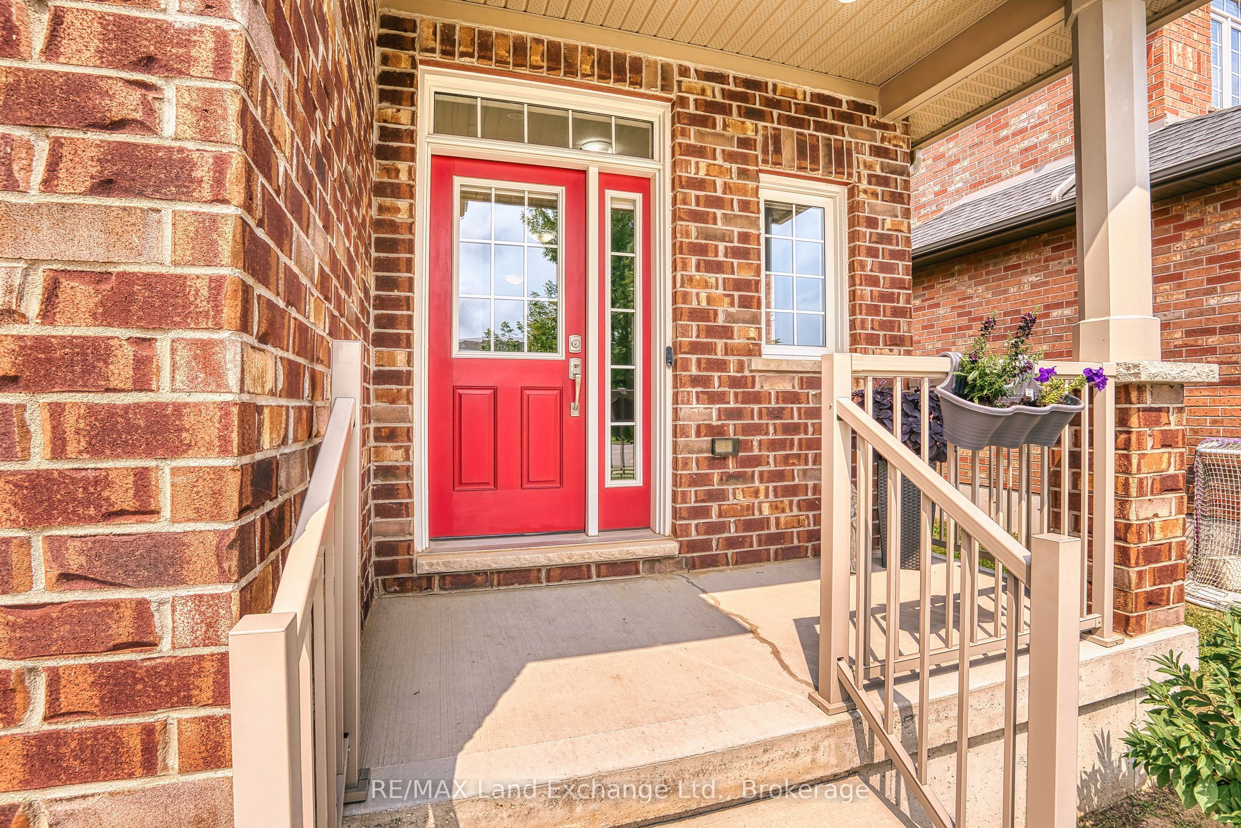 471 Devonshire Road Property Photo 3