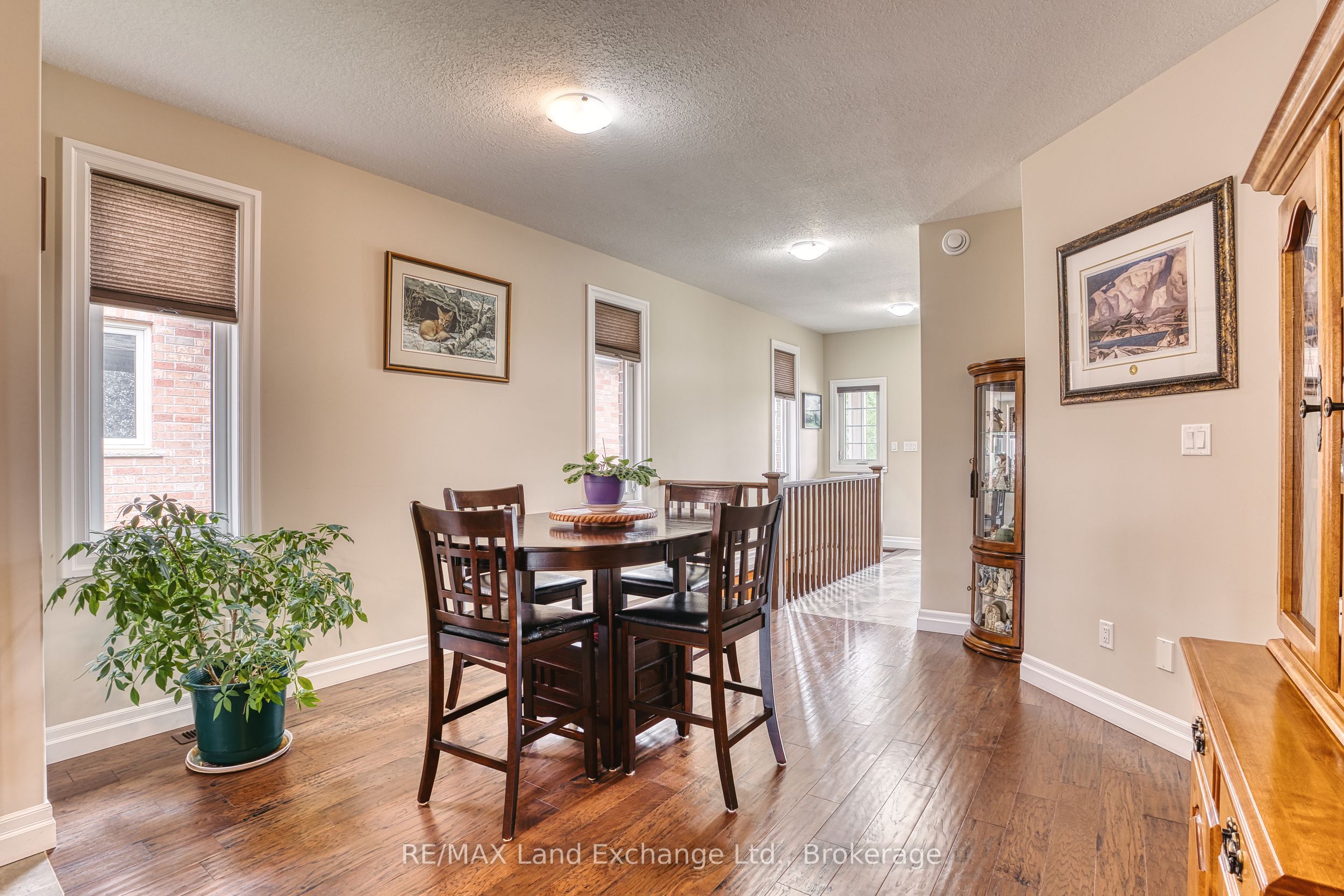 471 Devonshire Road Property Photo 5