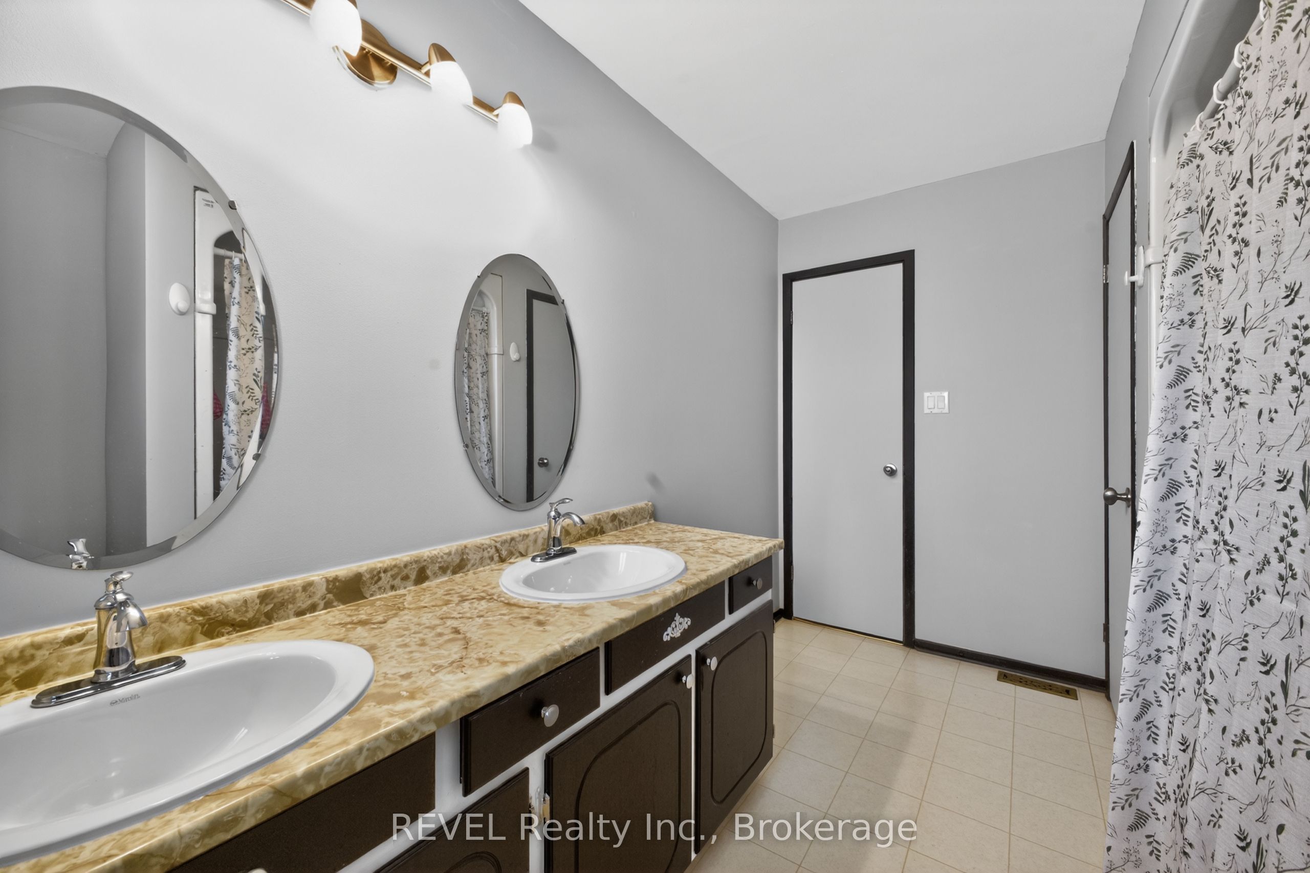 698 Daytona Drive Property Photo 20