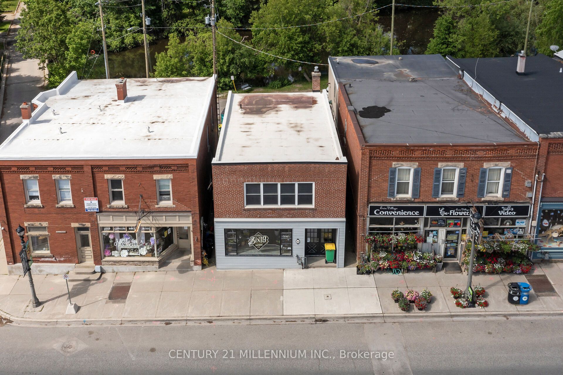 52 Main Street Property Photo 2