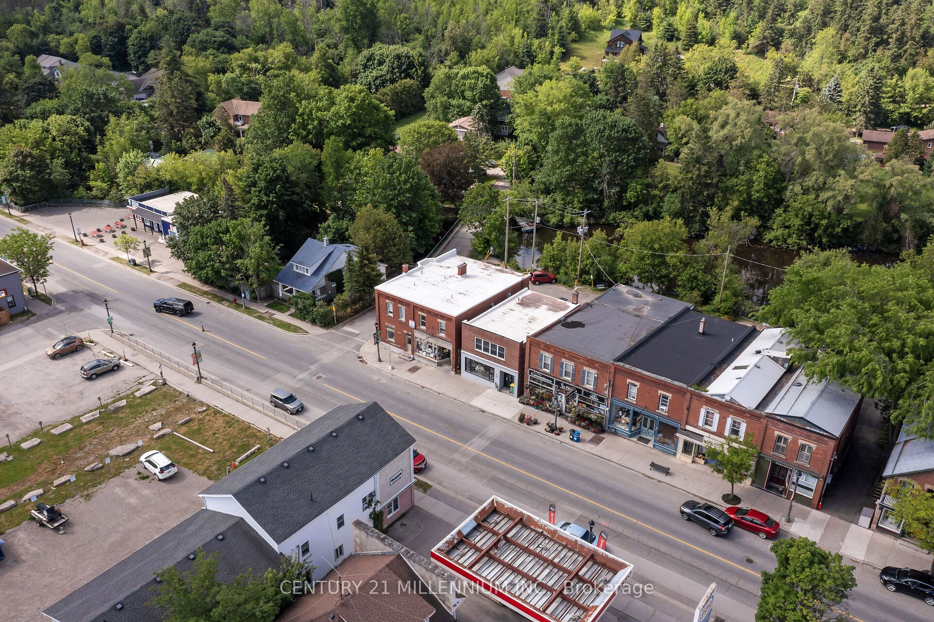 52 Main Street Property Photo 5