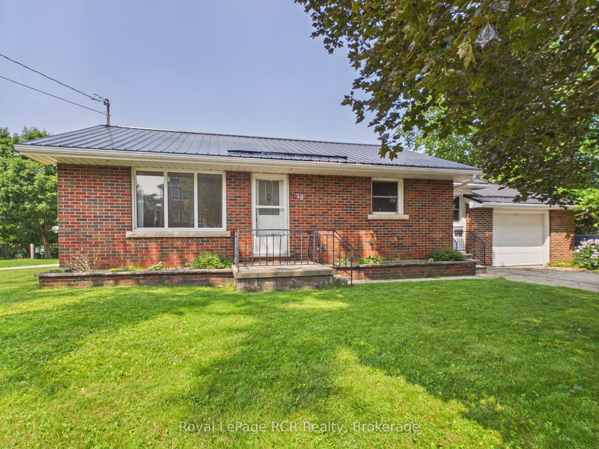 30 Mark Street E Property Photo 2
