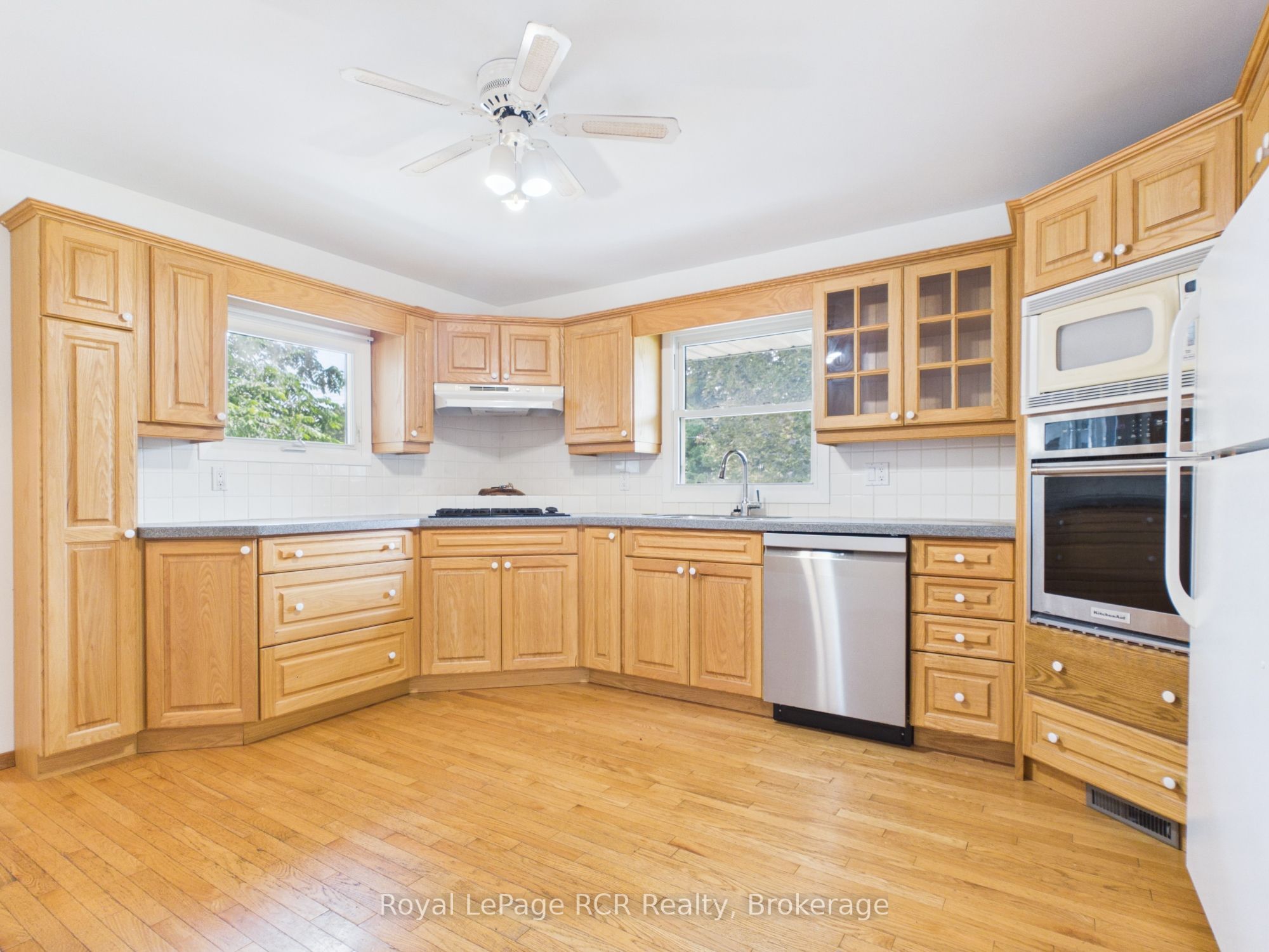 30 Mark Street E Property Photo 9