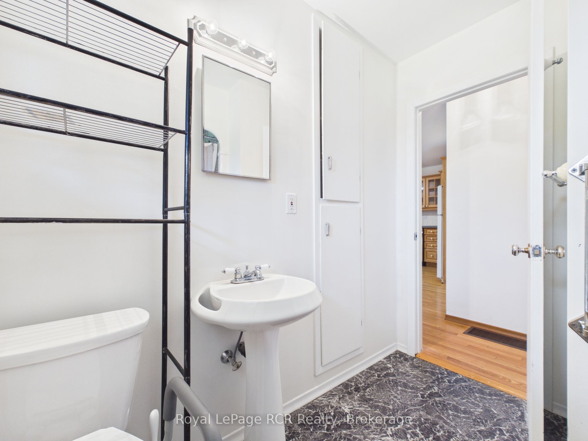 30 Mark Street E Property Photo 16