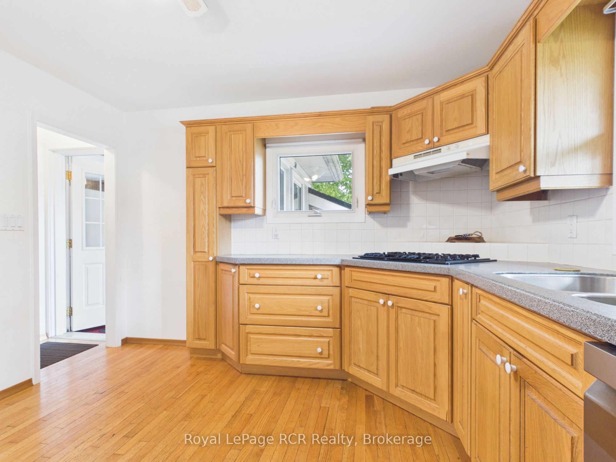 30 Mark Street E Property Photo 19