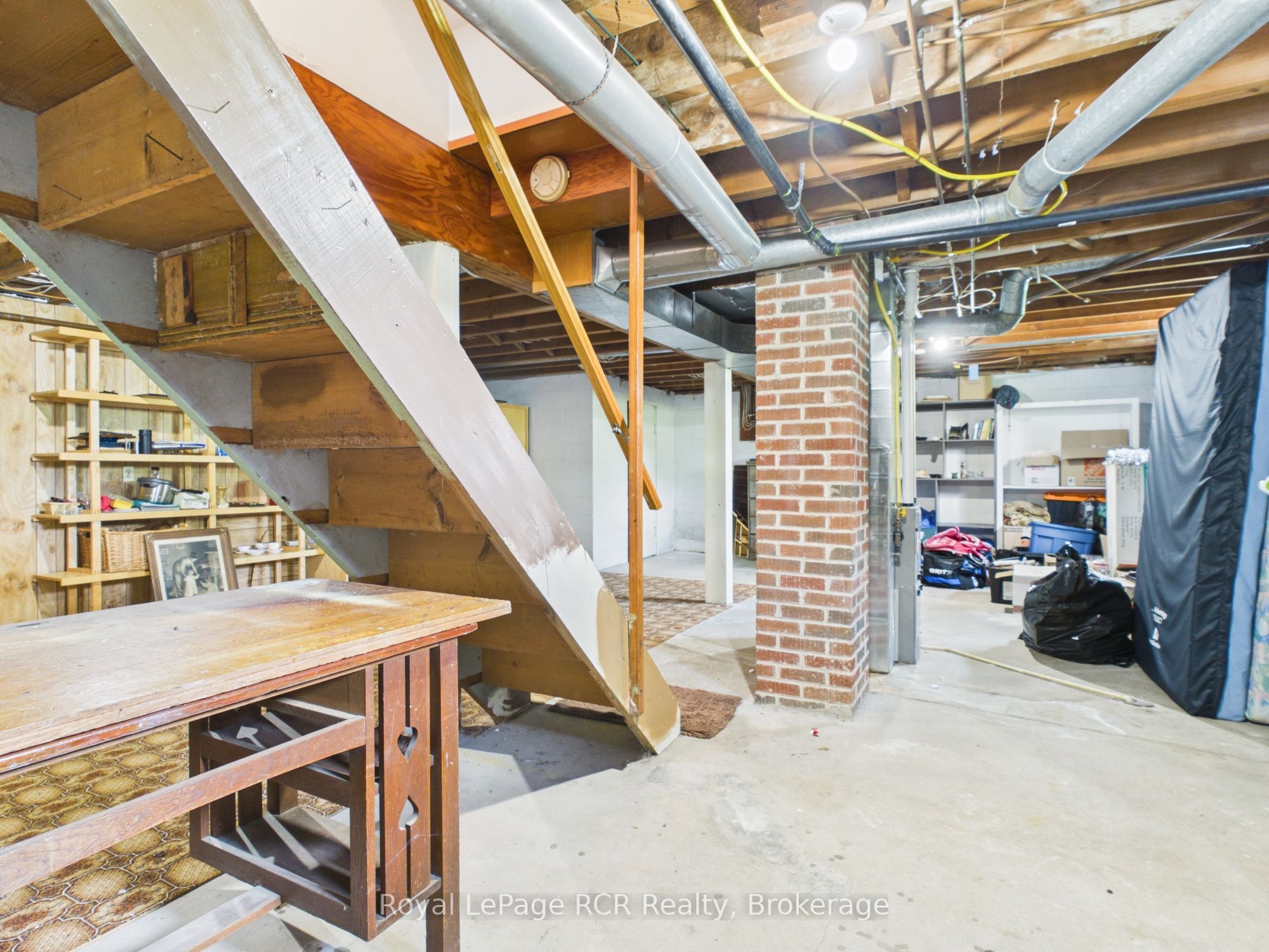 30 Mark Street E Property Photo 29