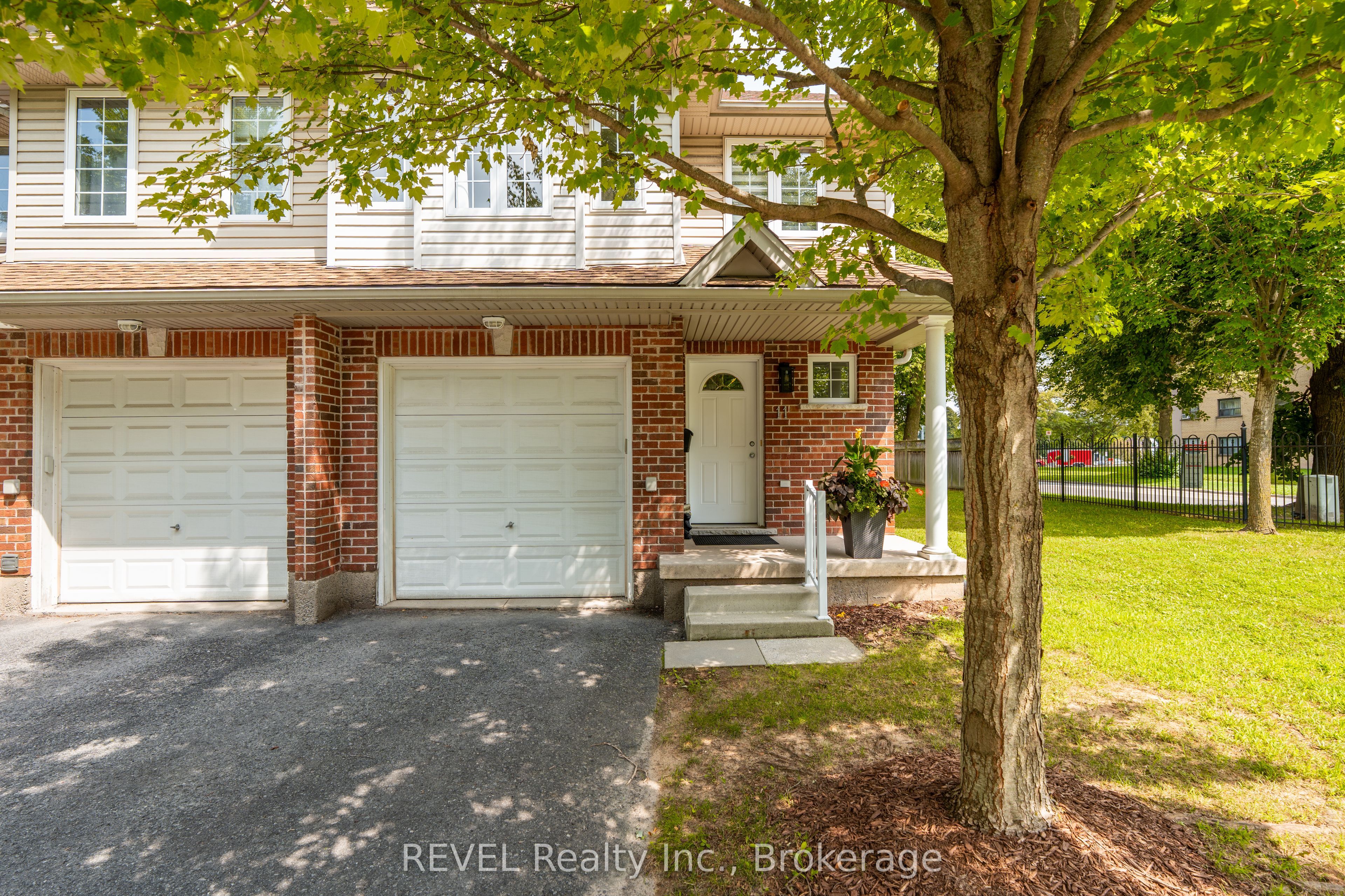 11 - 6263 Valley Way Property Photo 1