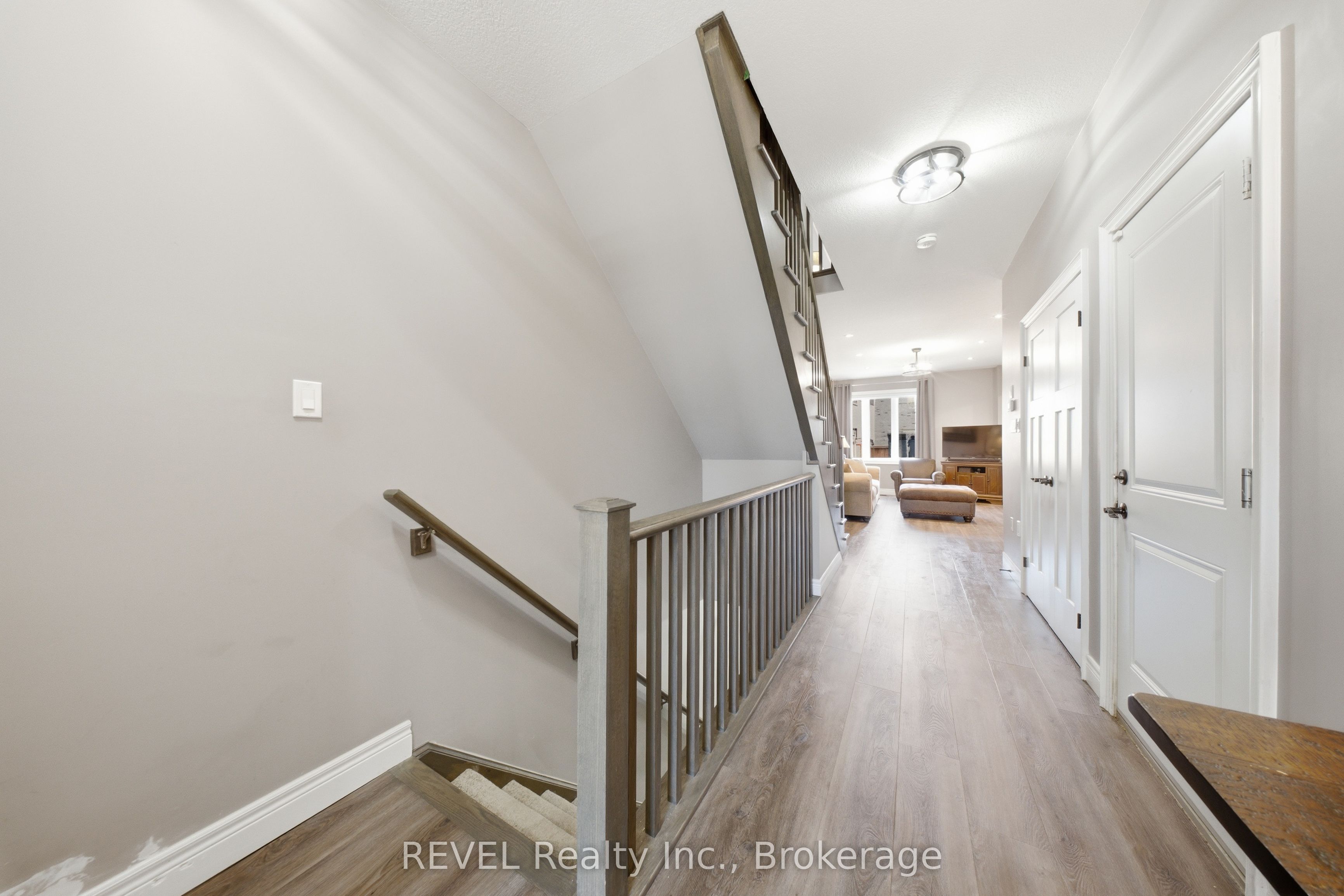 38 Dennis Drive Property Photo 6