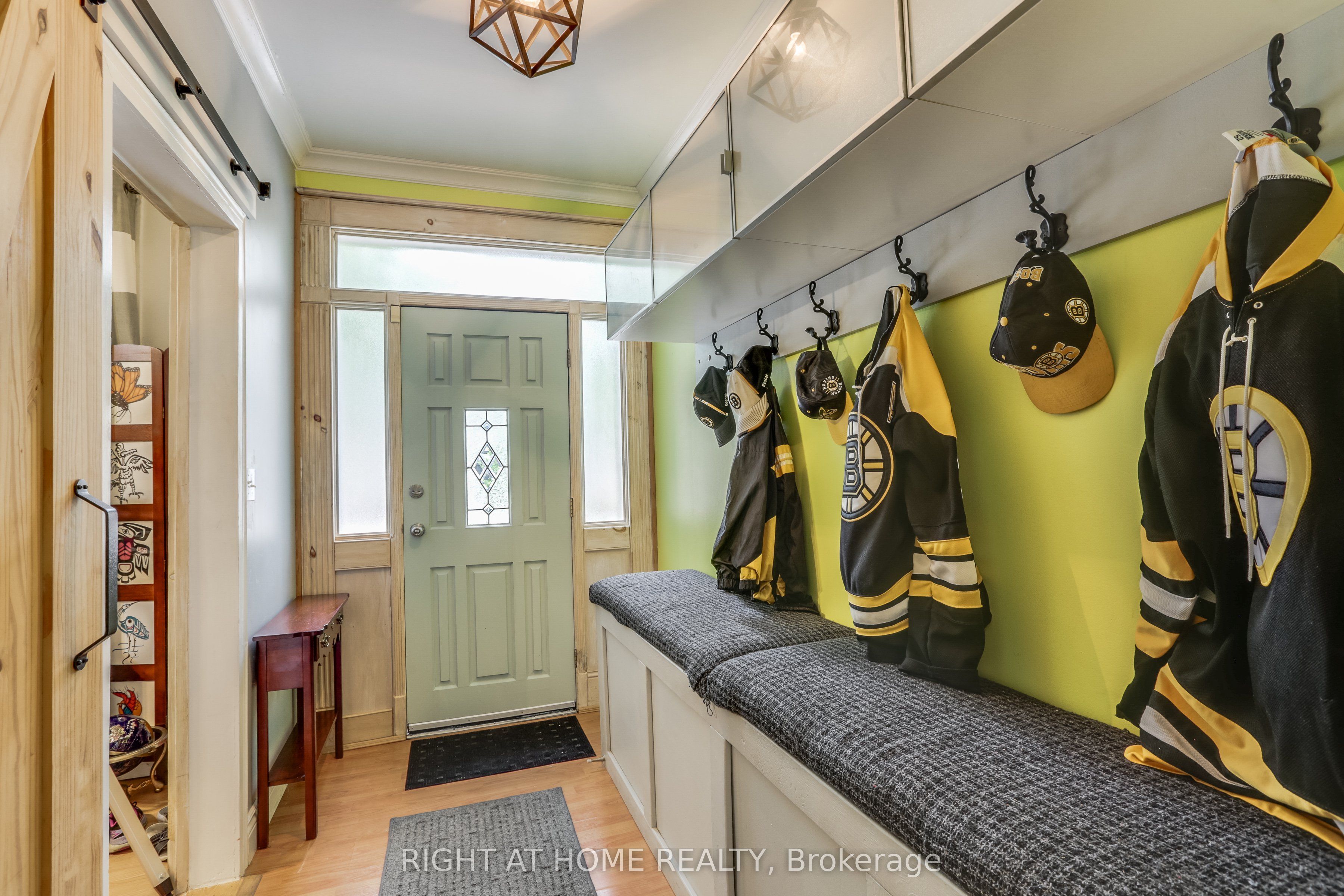 1053 Frances Street Property Photo 6