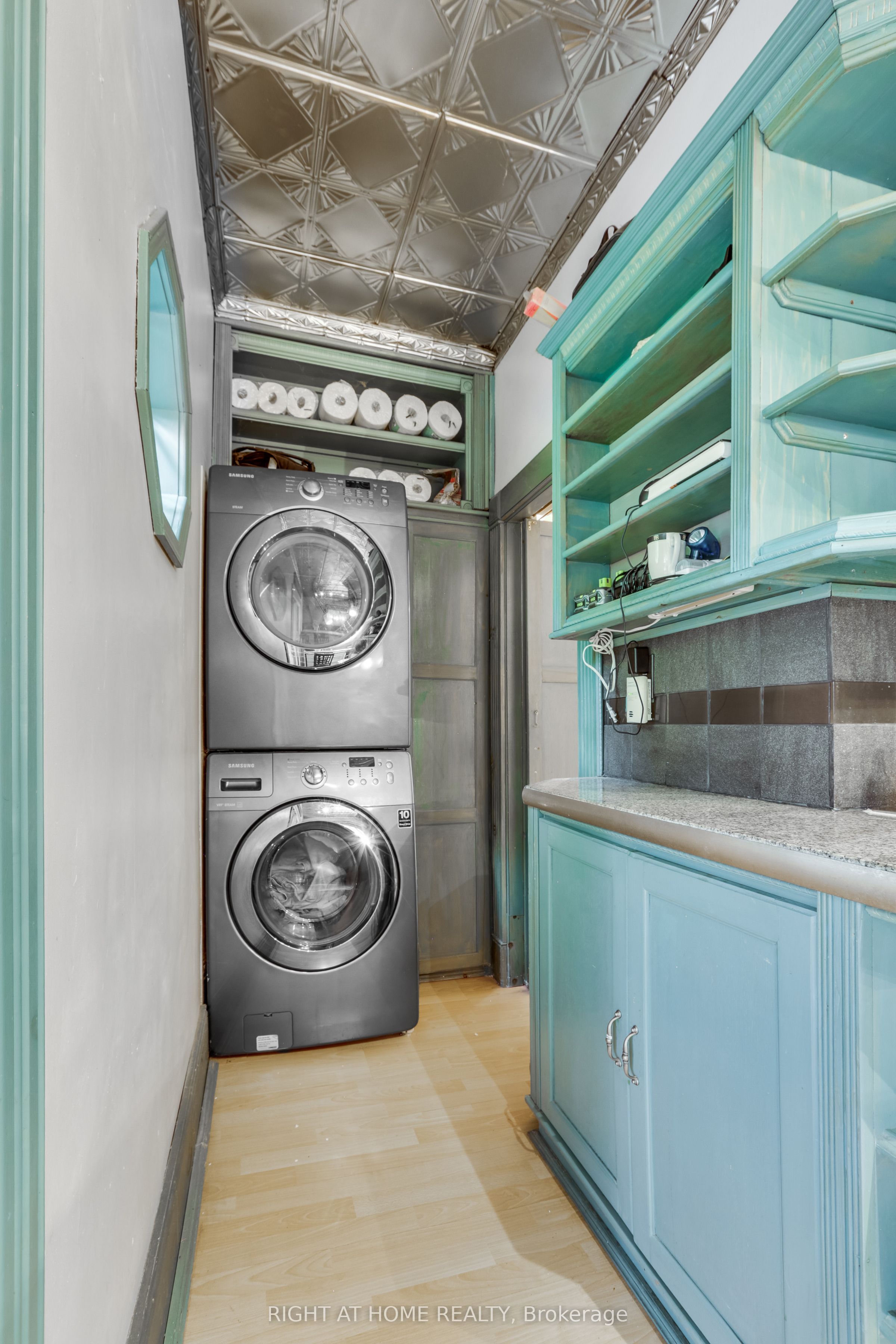 1053 Frances Street Property Photo 19