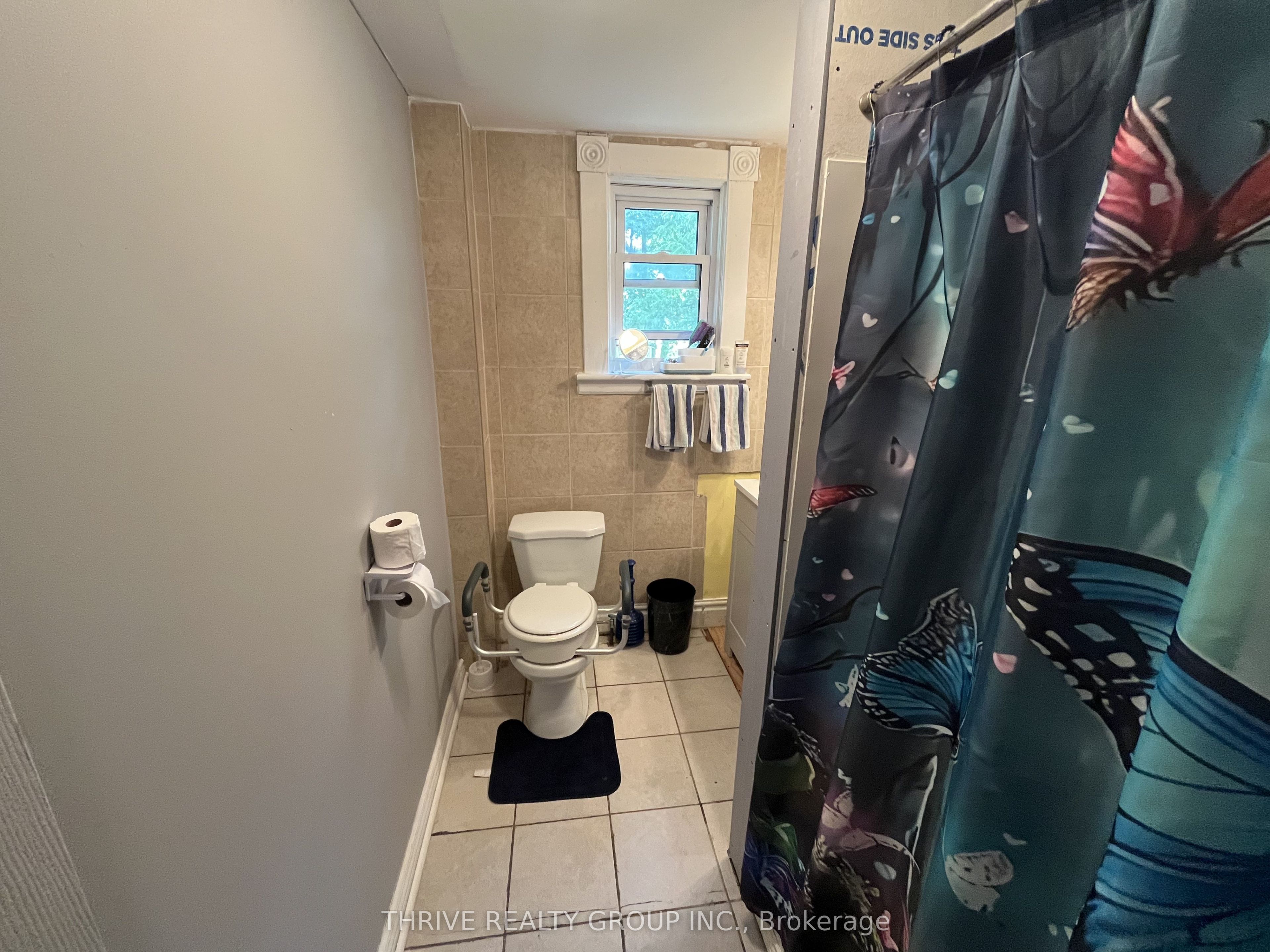 6692 Longwoods Road Property Photo 9