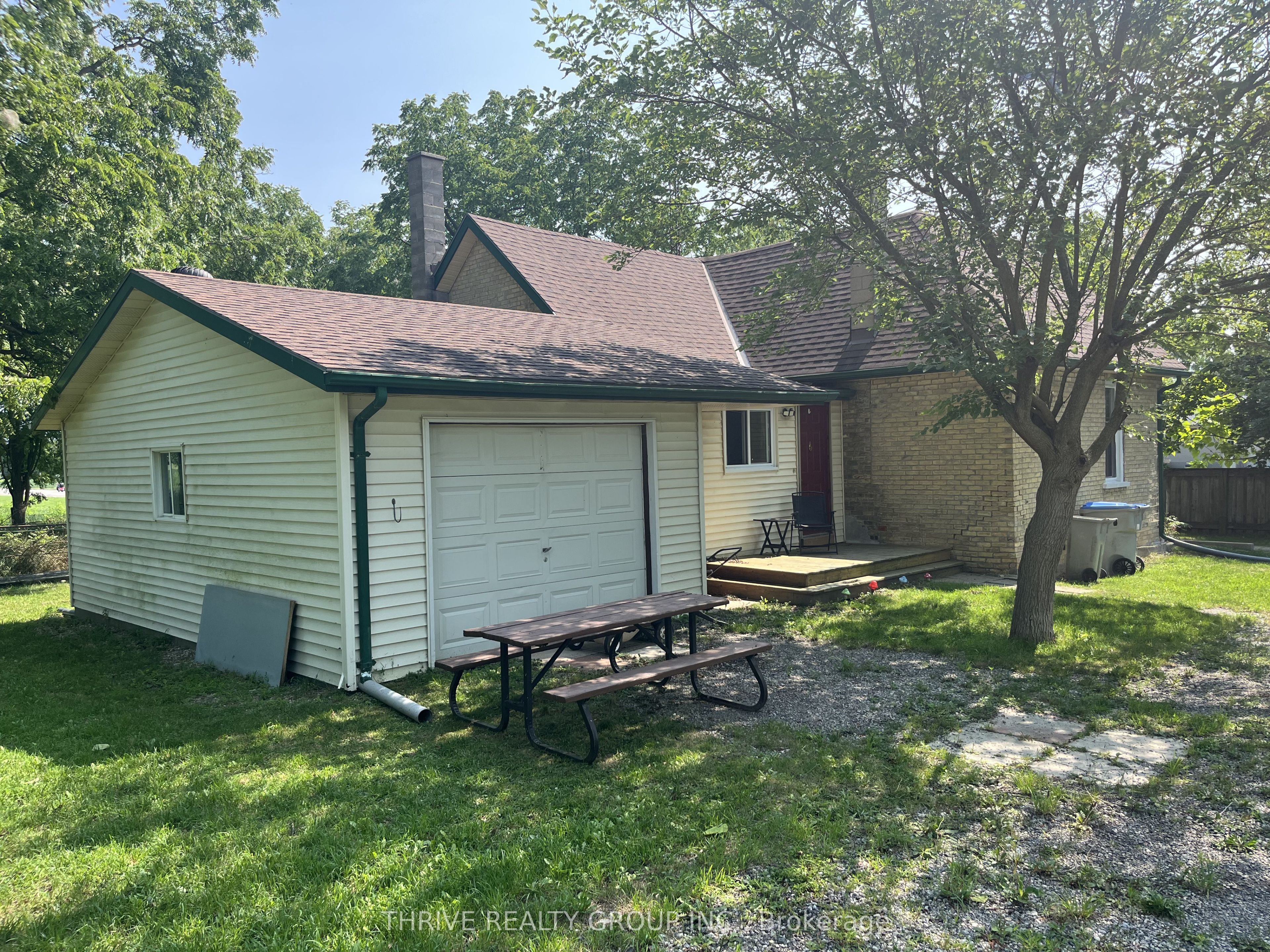 6692 Longwoods Road Property Photo 10