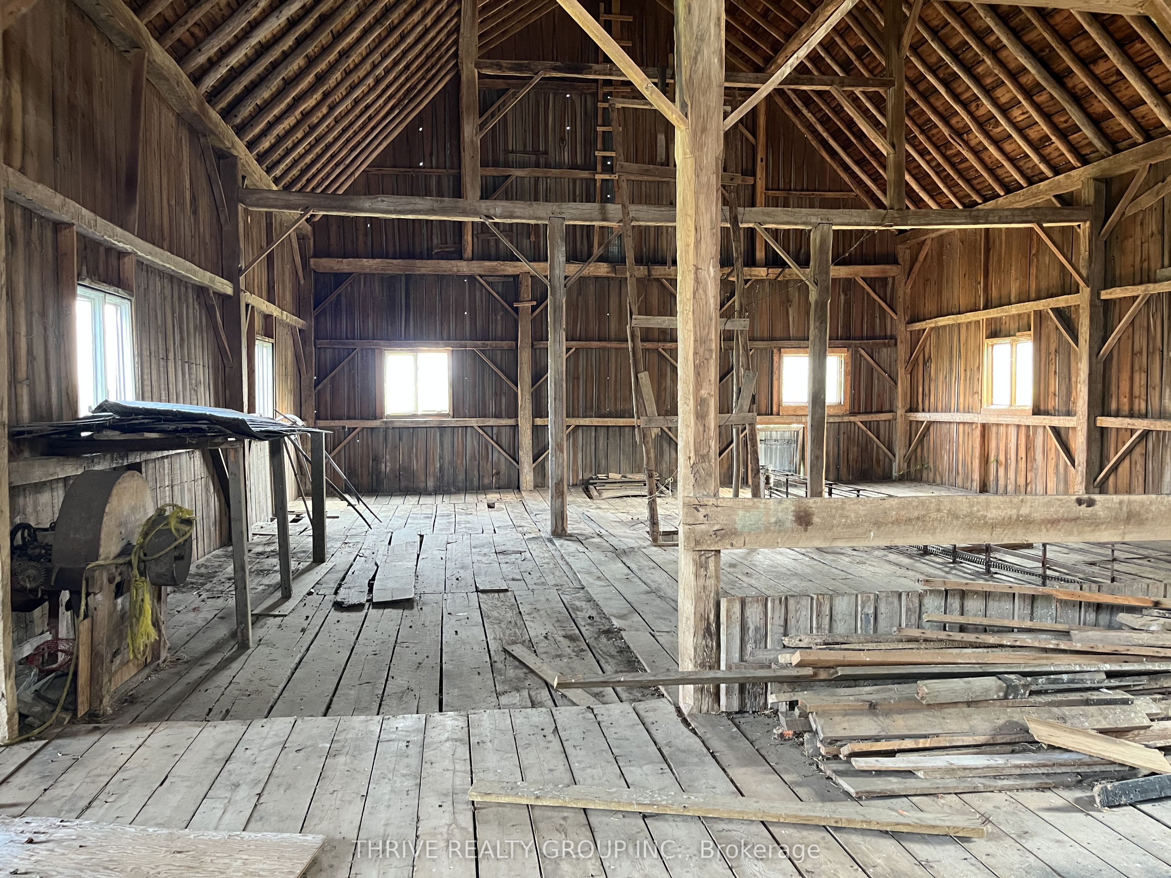 6692 Longwoods Road Property Photo 15