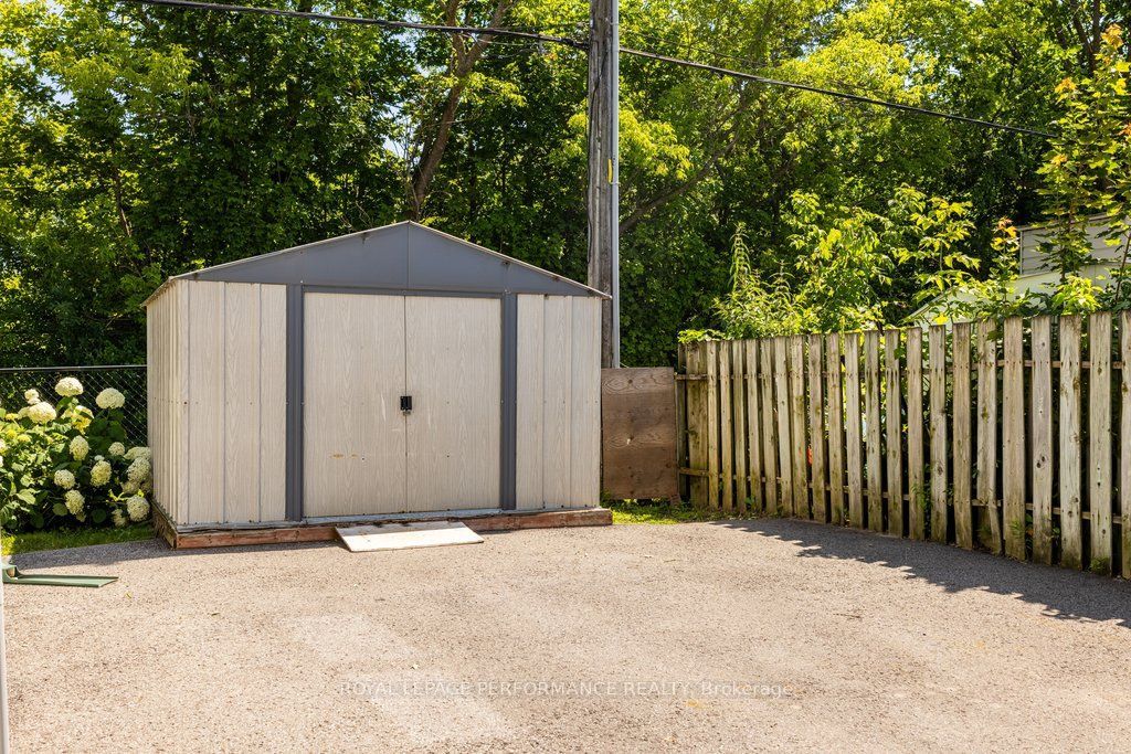 16 Eastgate Avenue Property Photo 4