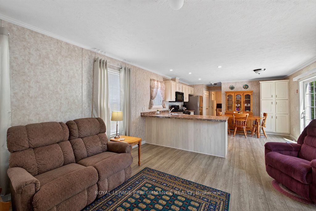 16 Eastgate Avenue Property Photo 12