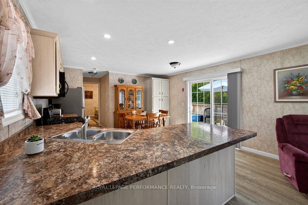 16 Eastgate Avenue Property Photo 14