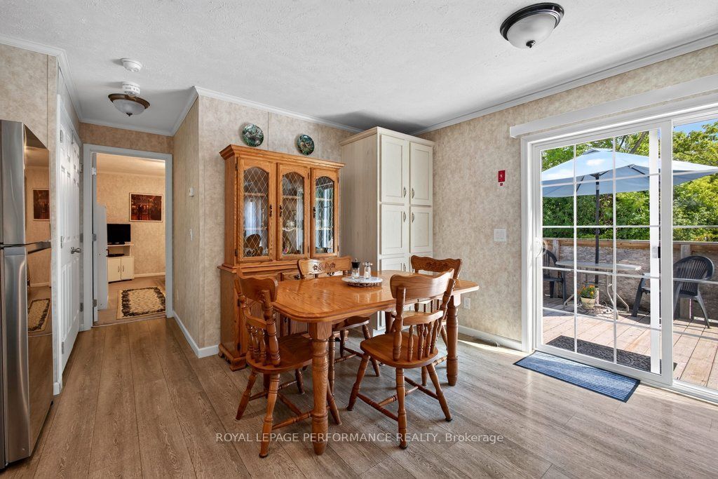 16 Eastgate Avenue Property Photo 19