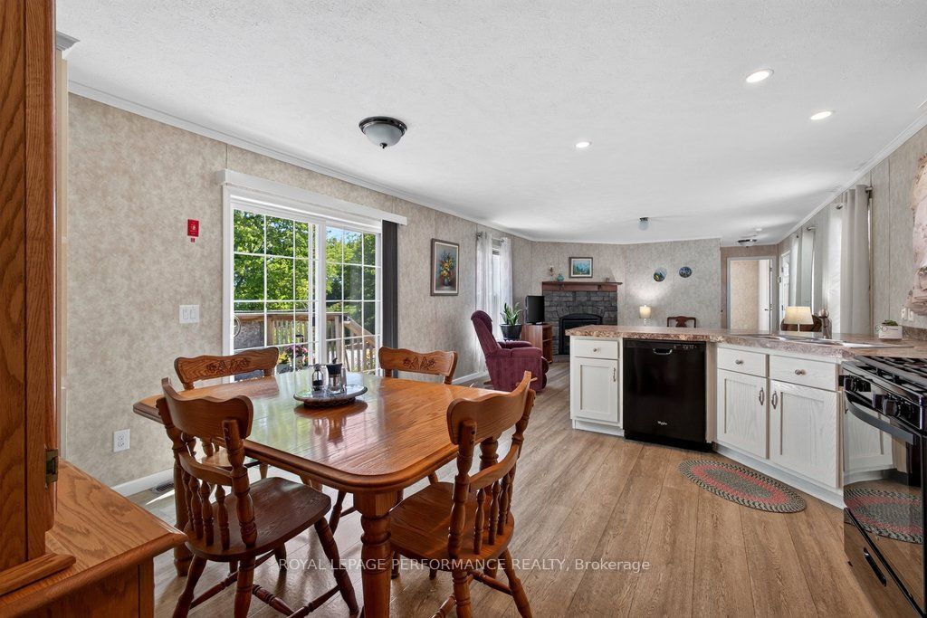 16 Eastgate Avenue Property Photo 23