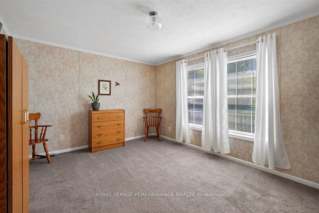 16 Eastgate Avenue Property Photo 25