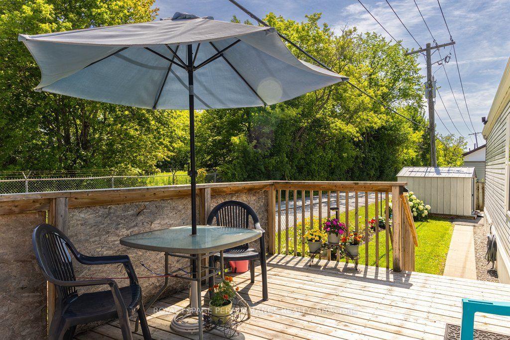 16 Eastgate Avenue Property Photo 39