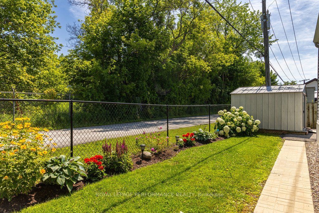 16 Eastgate Avenue Property Photo 40