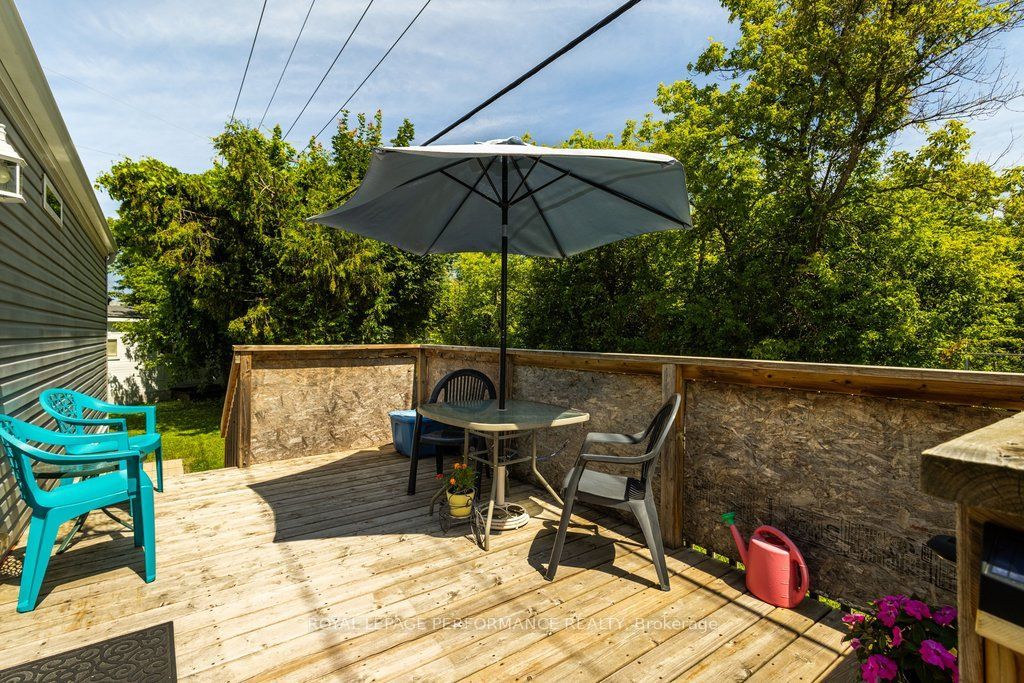 16 Eastgate Avenue Property Photo 44