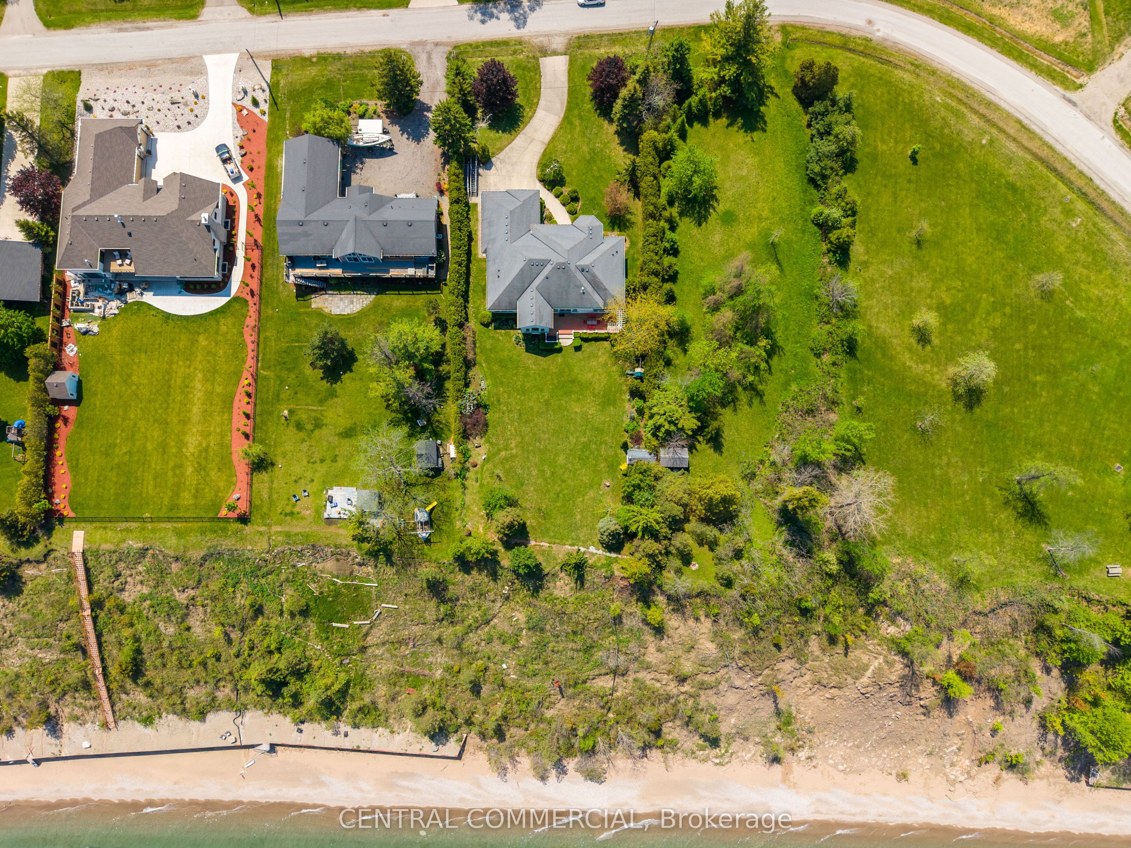 4266 Bluepoint Drive Property Photo 4