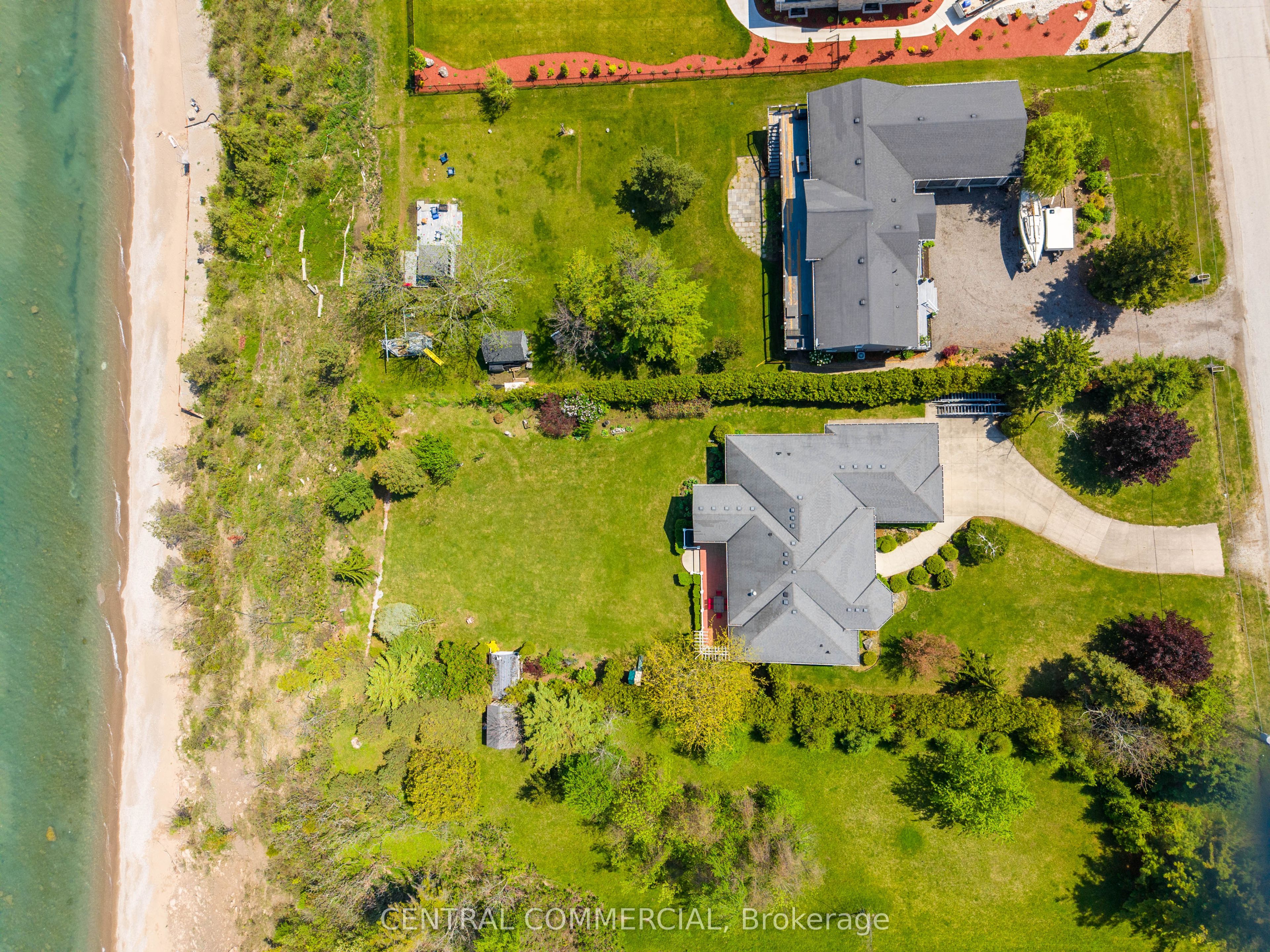 4266 Bluepoint Drive Property Photo 6