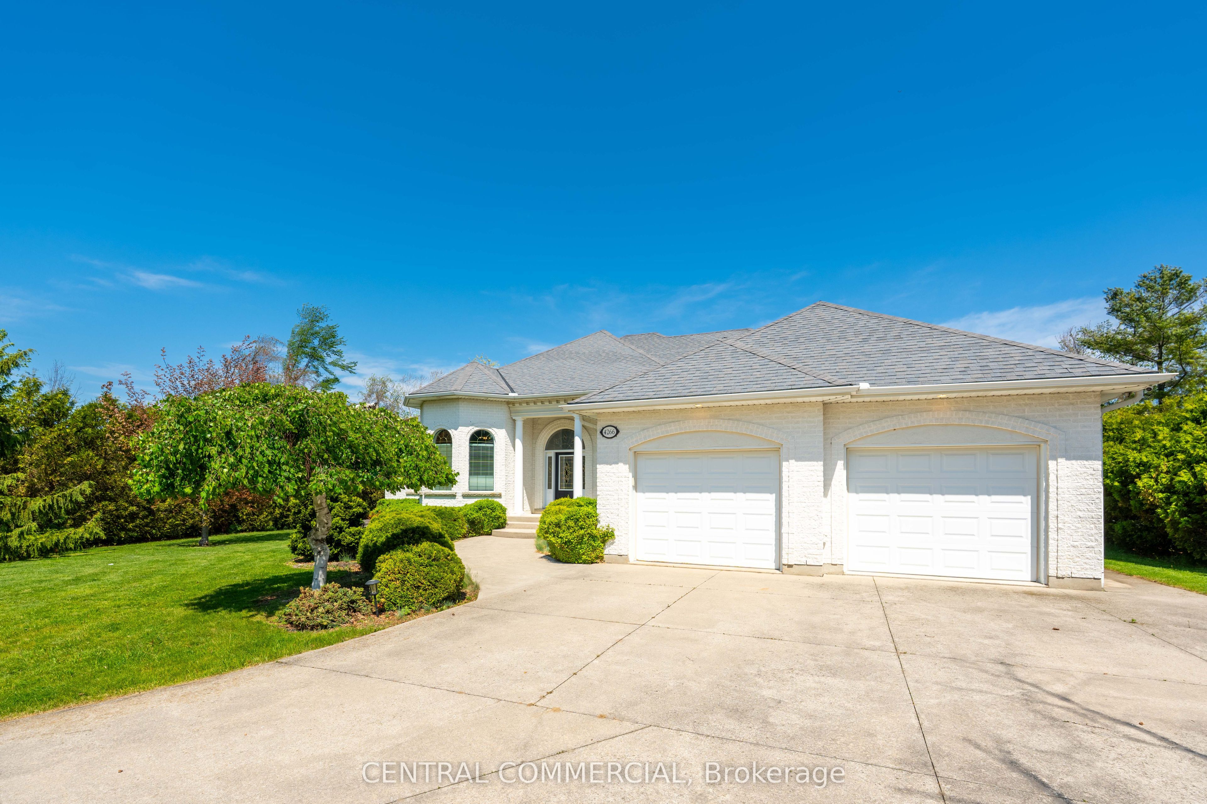 4266 Bluepoint Drive Property Photo 11