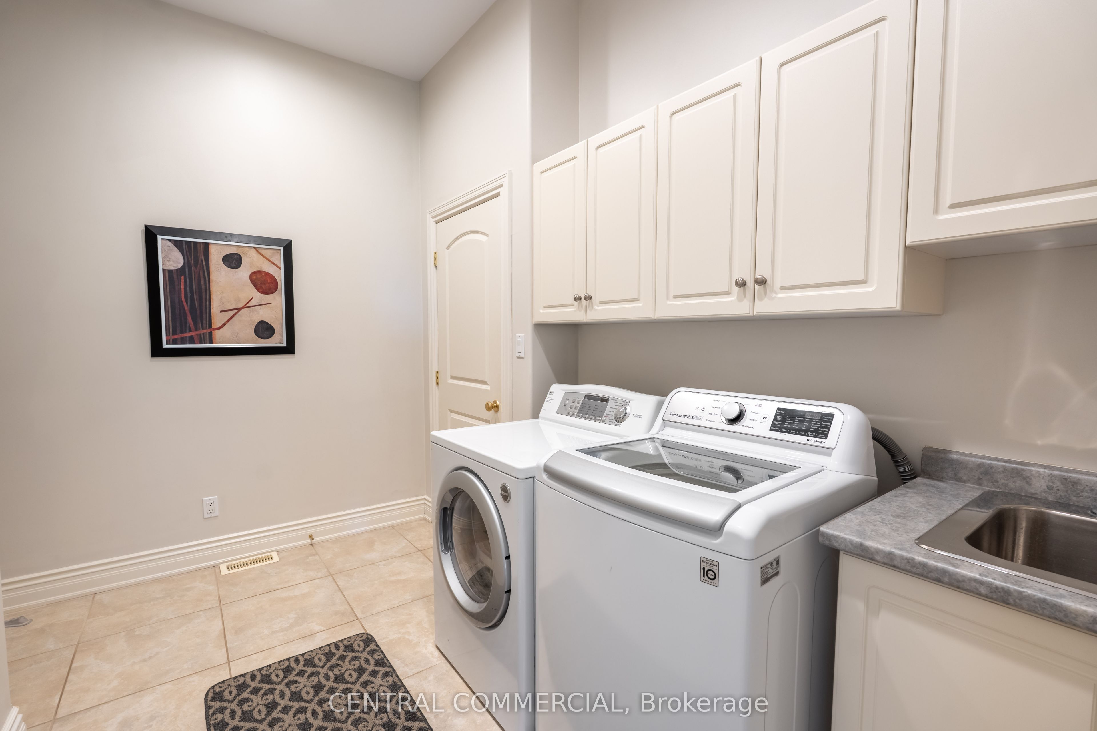 4266 Bluepoint Drive Property Photo 34