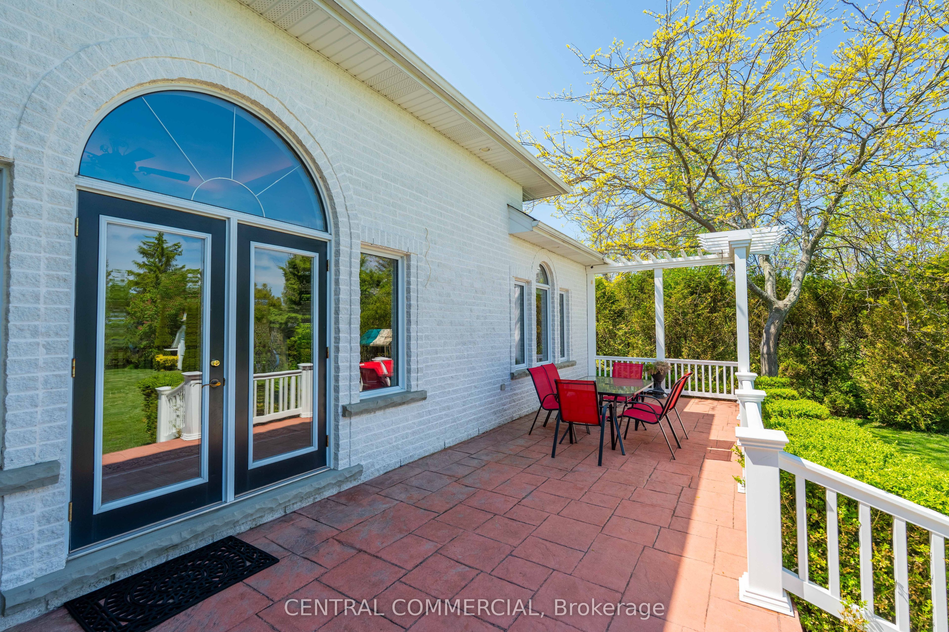 4266 Bluepoint Drive Property Photo 45