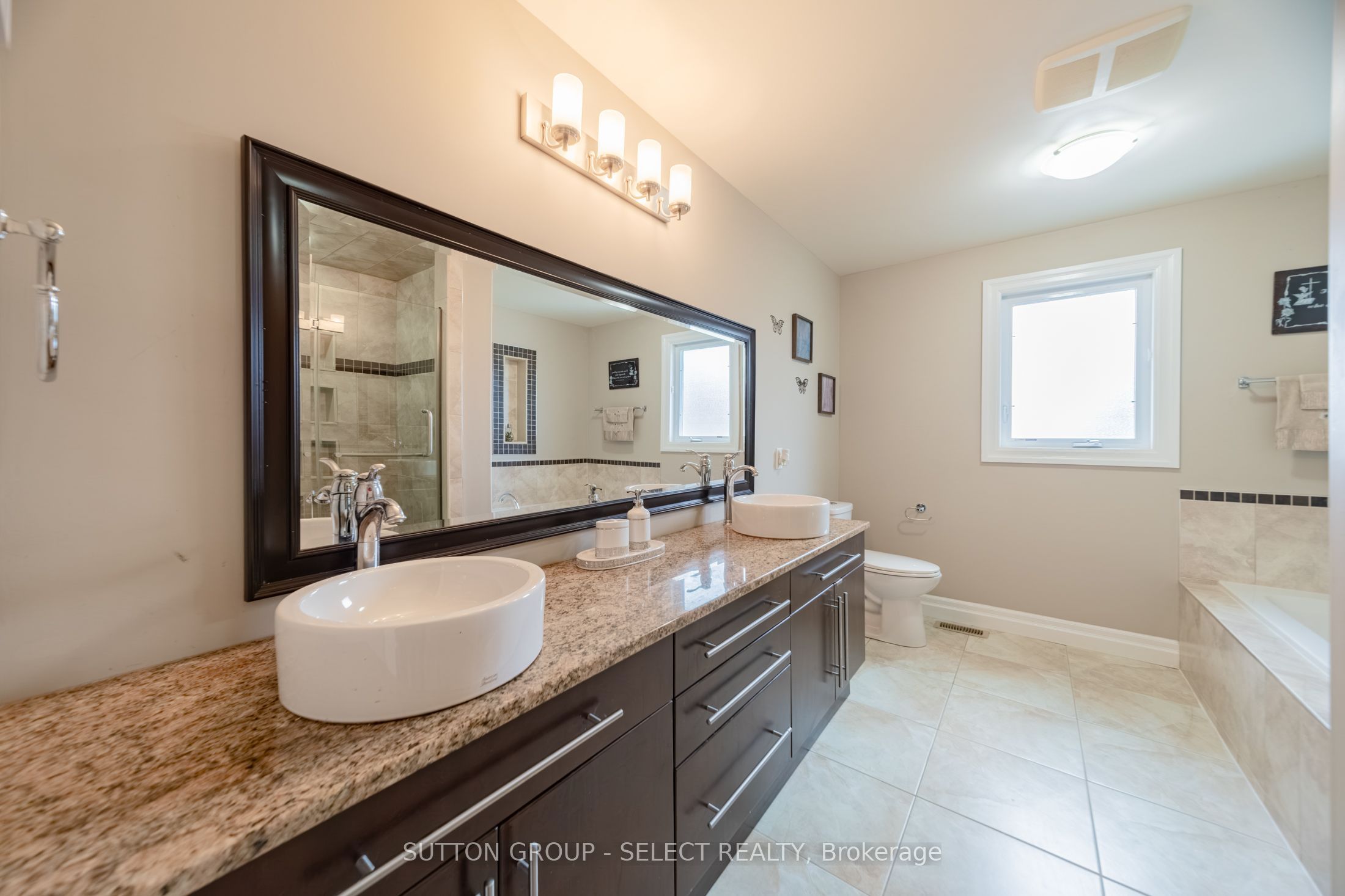 2229 Cardinal Court Property Photo 16