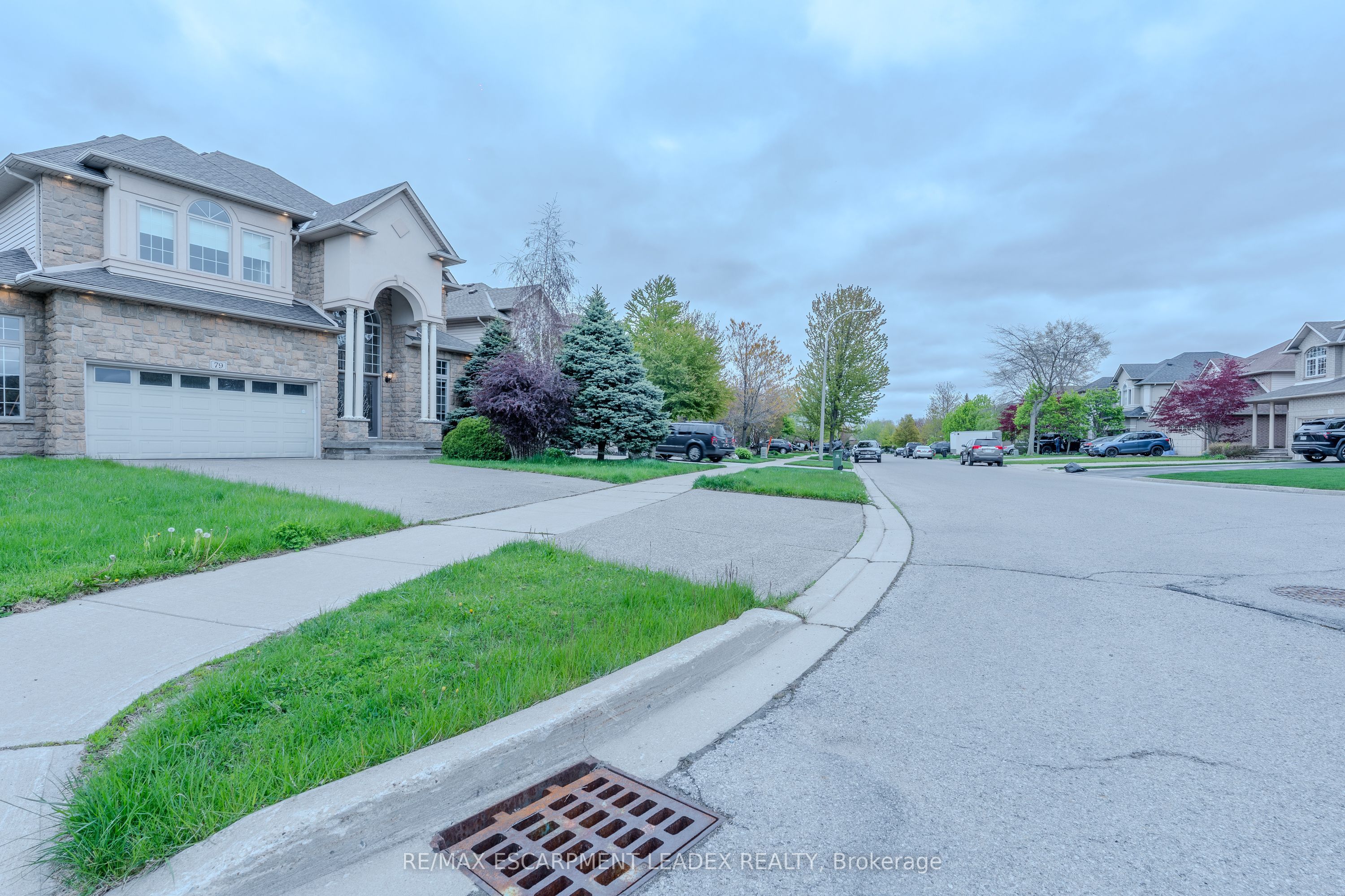 79 Moorland Crescent Property Photo 2