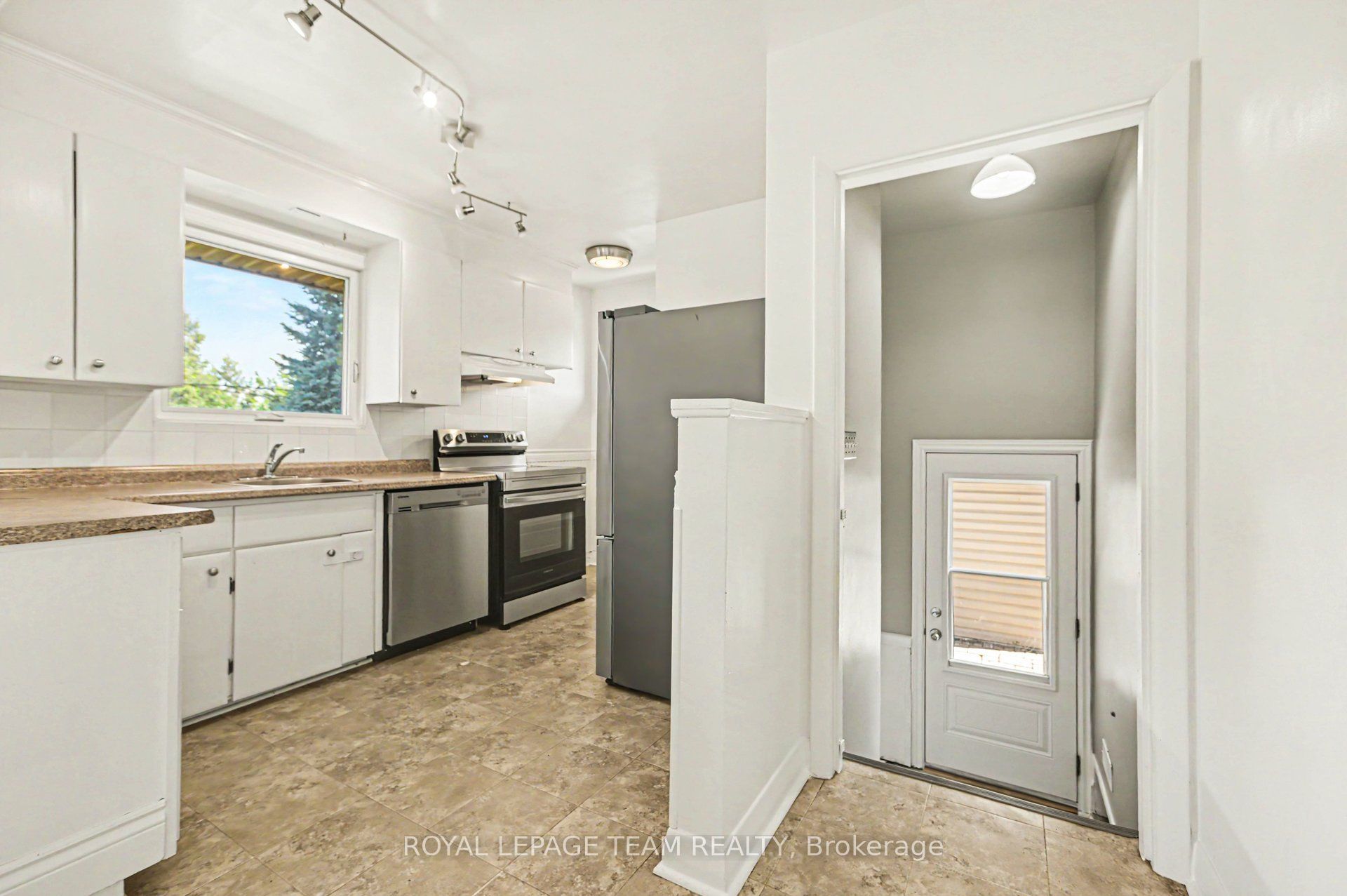 3 Donna Street Property Photo 13