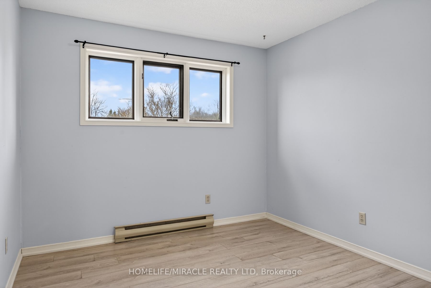 36 Champlain Crescent 32 Property Photo 23