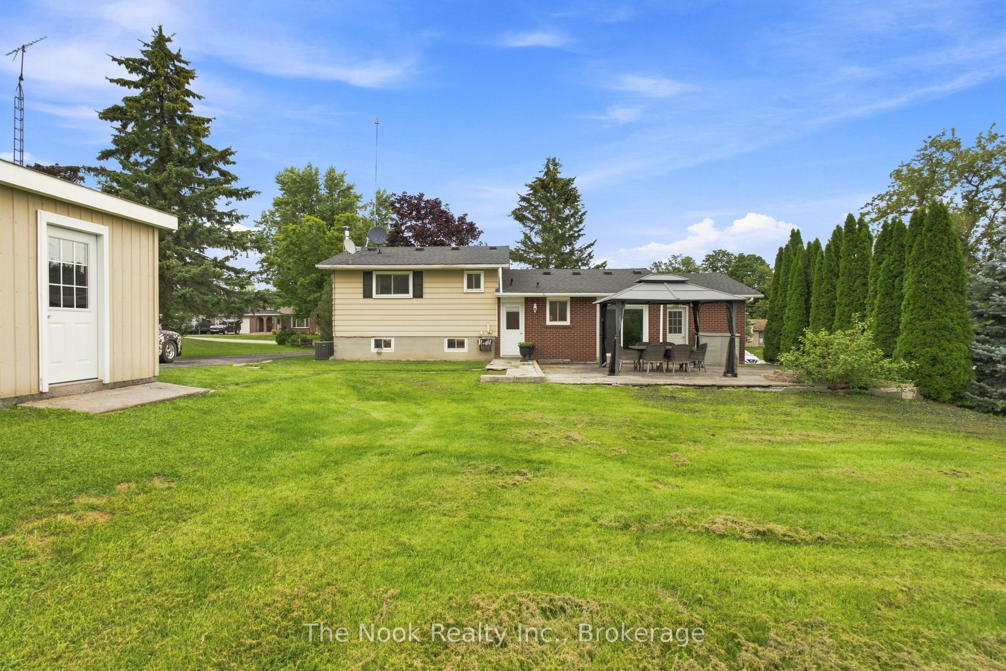 24 Cedar Ridge Drive Property Photo 5