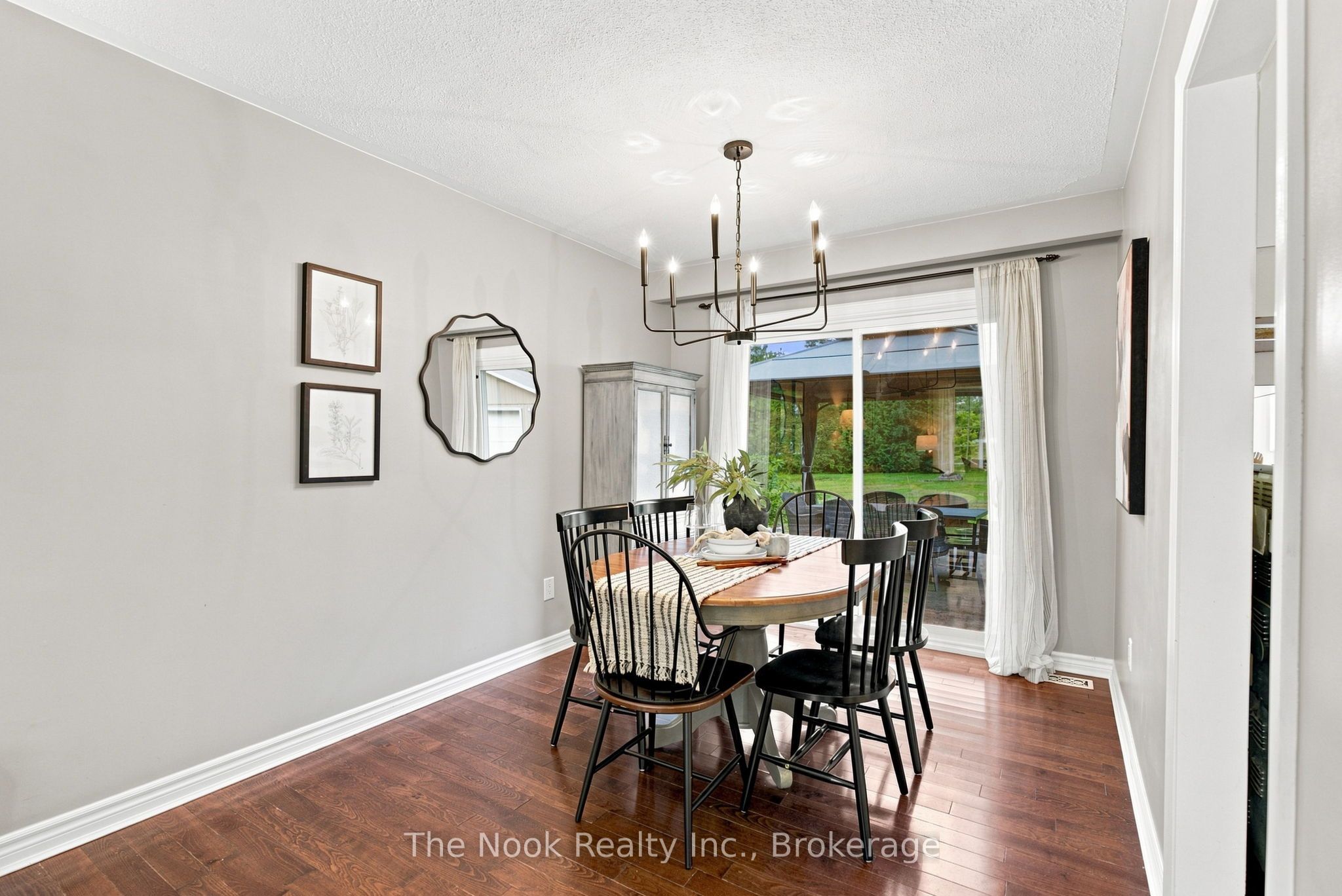 24 Cedar Ridge Drive Property Photo 16