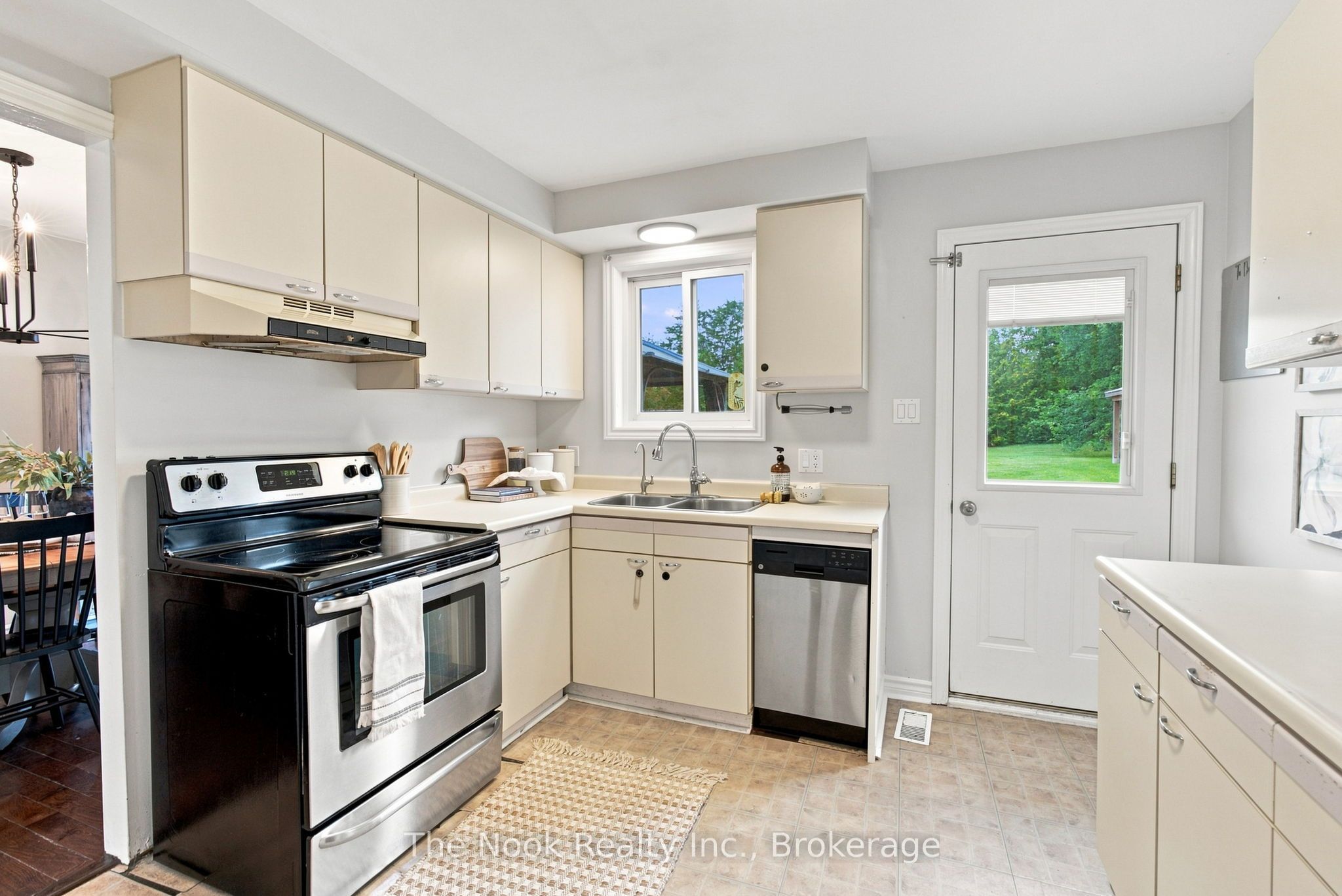 24 Cedar Ridge Drive Property Photo 19