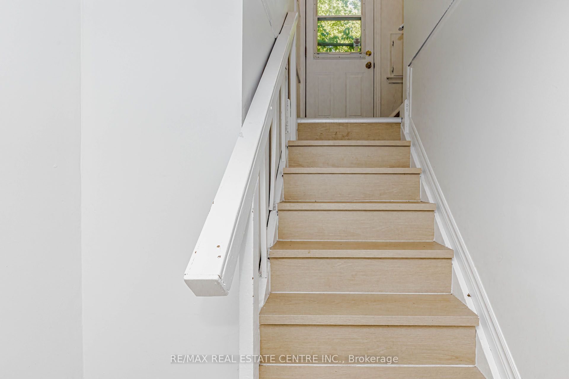 16 Ainslie Avenue Property Photo 12