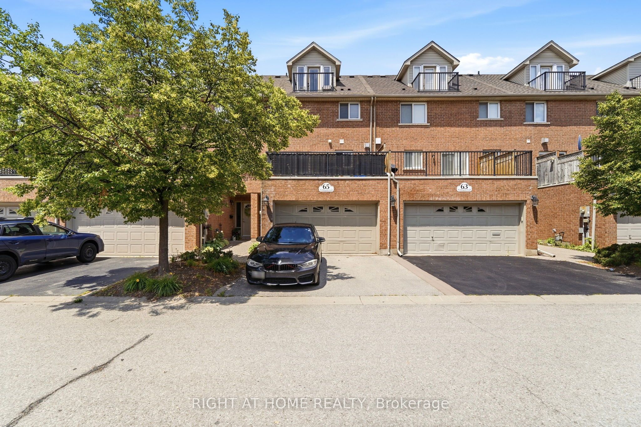 65 Wellington South Property Photo 38