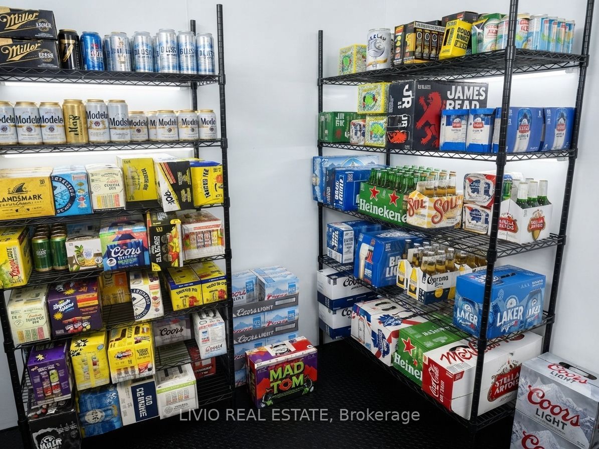 2138 King St Street E Property Photo 11